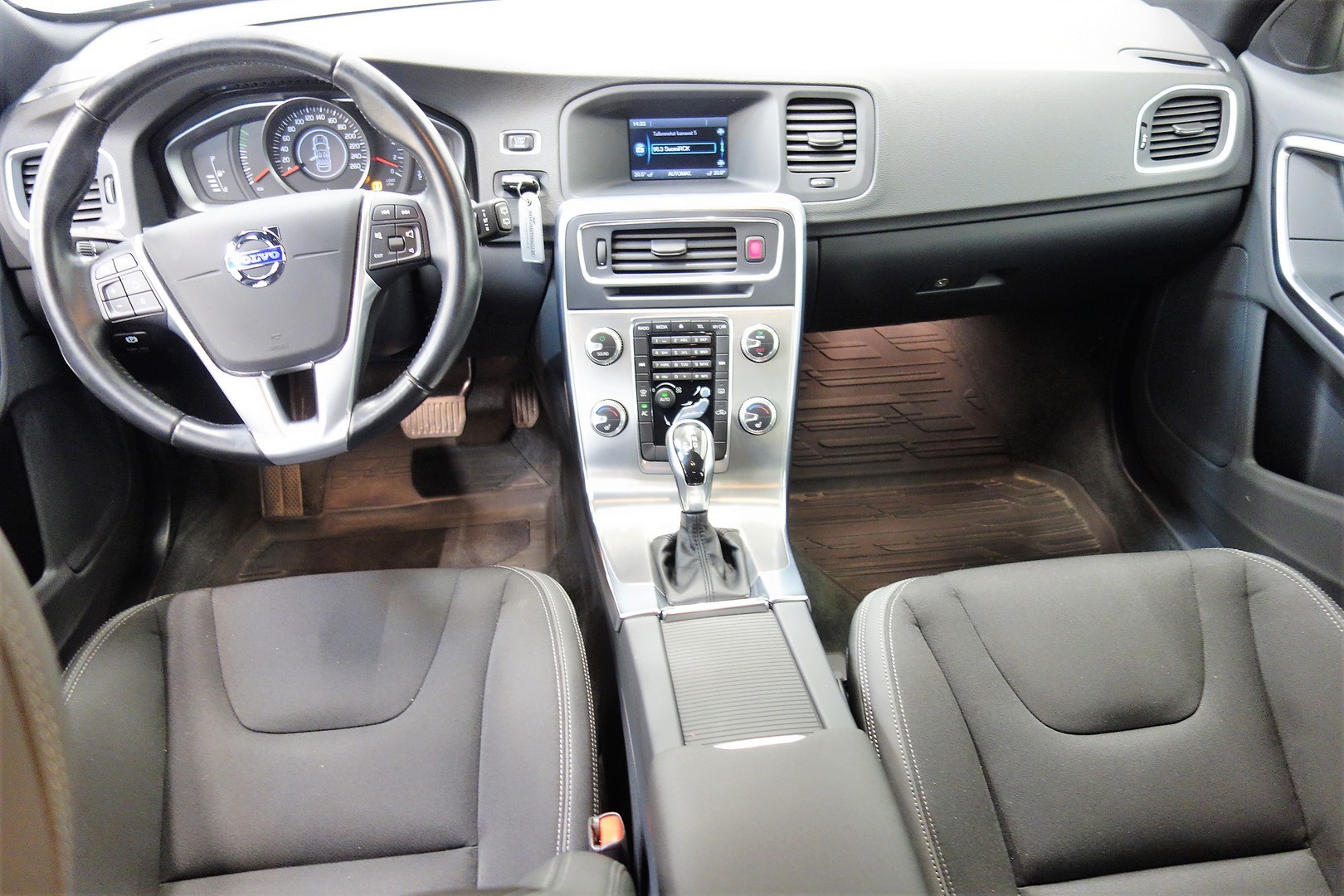 VOLVO V60 2014