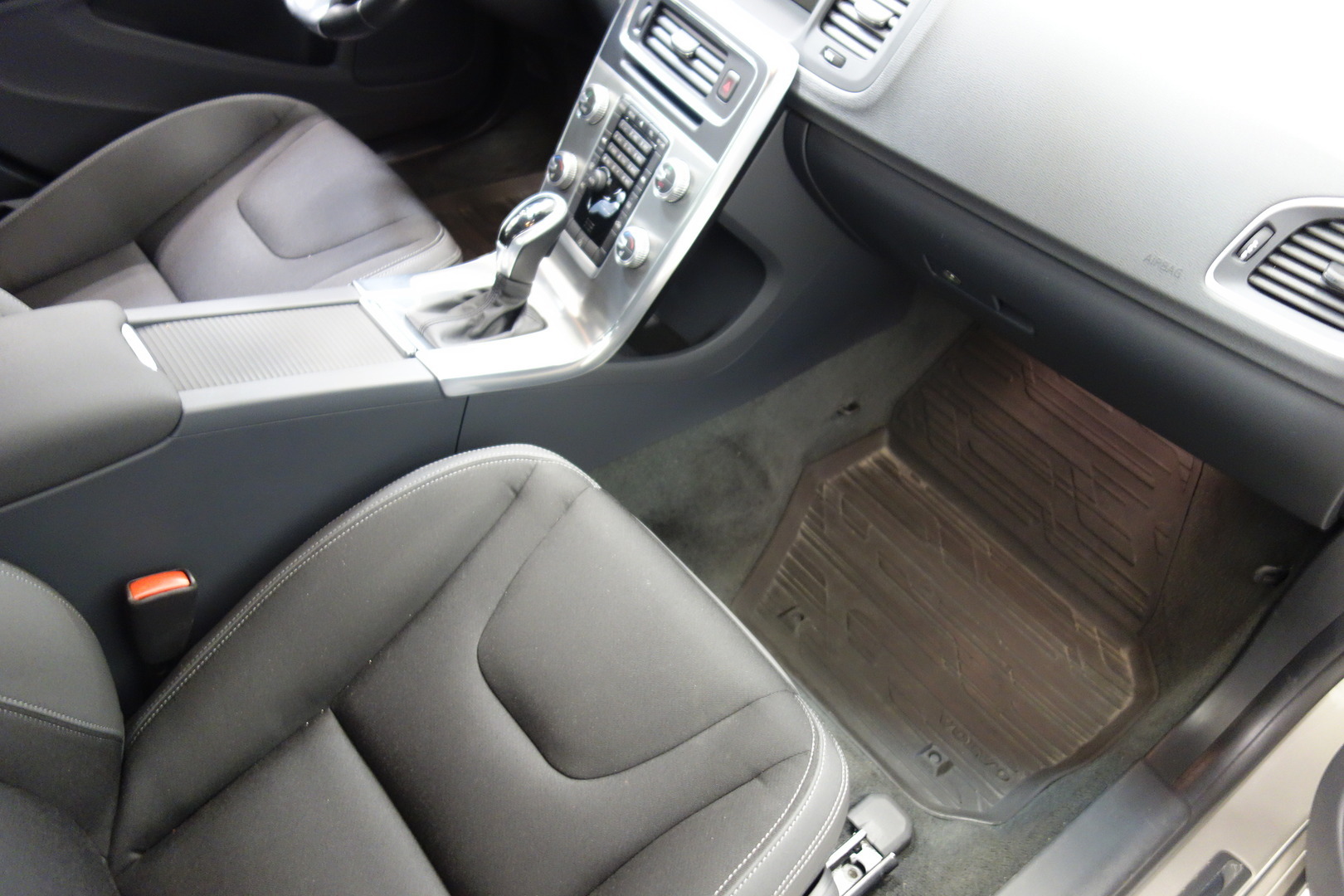 VOLVO V60 2014
