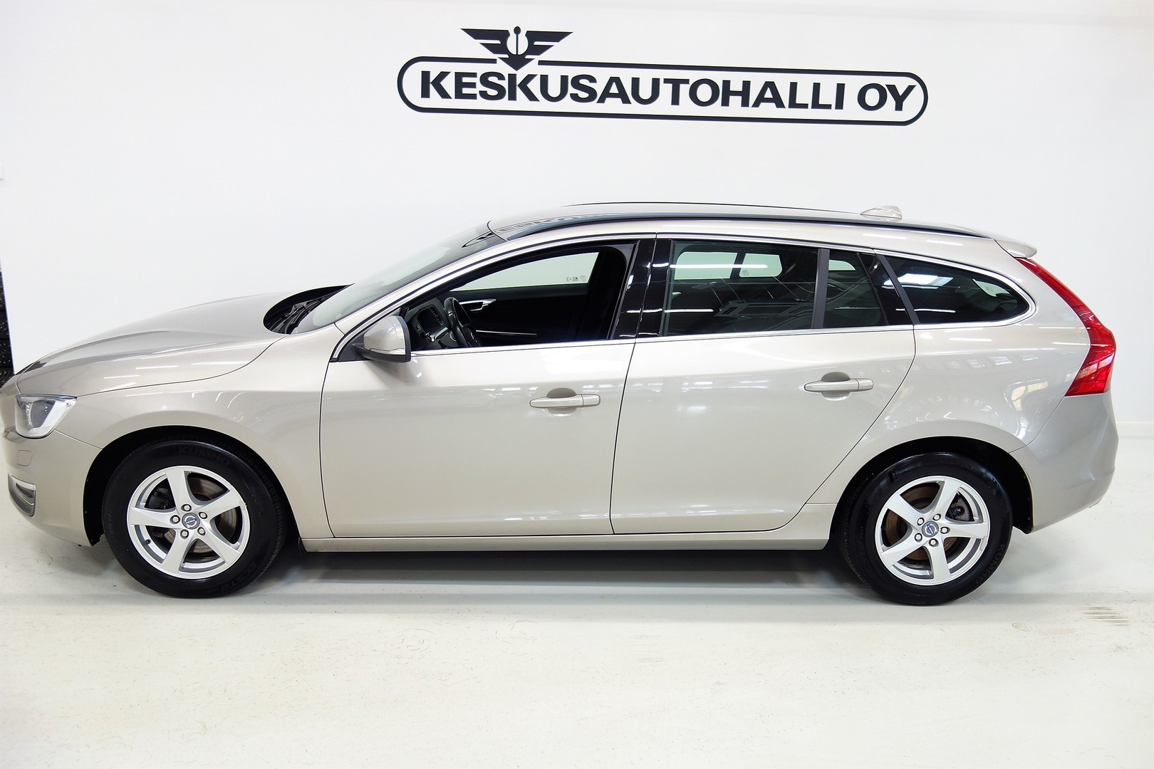VOLVO V60 2014
