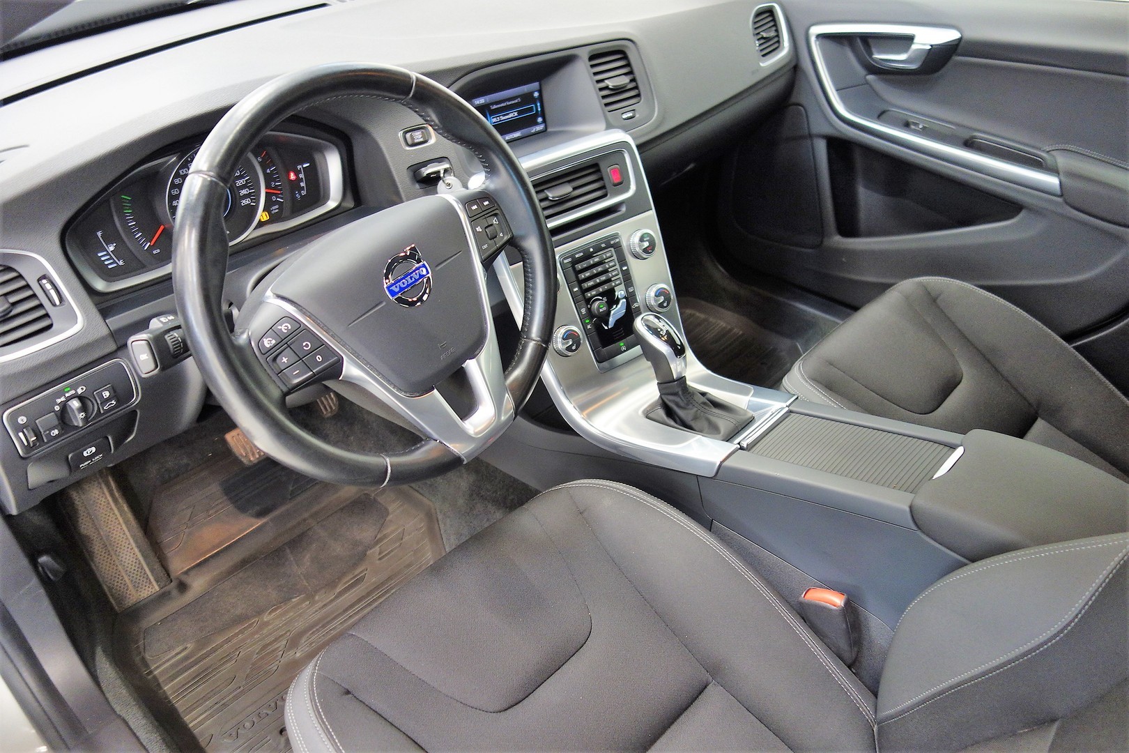 VOLVO V60 2014