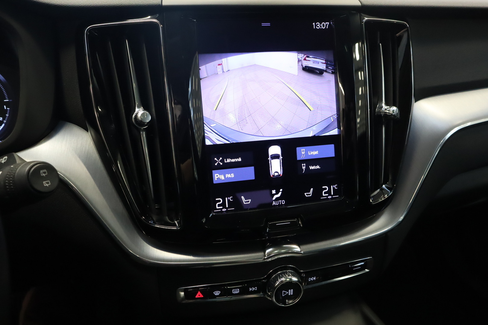 VOLVO XC60 2021