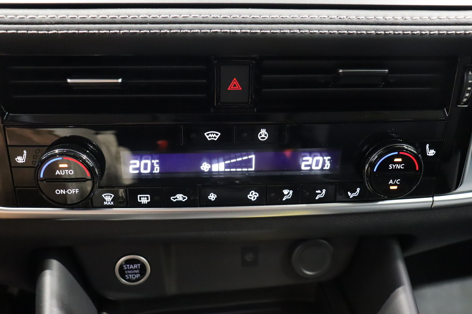 NISSAN Qashqai 2025