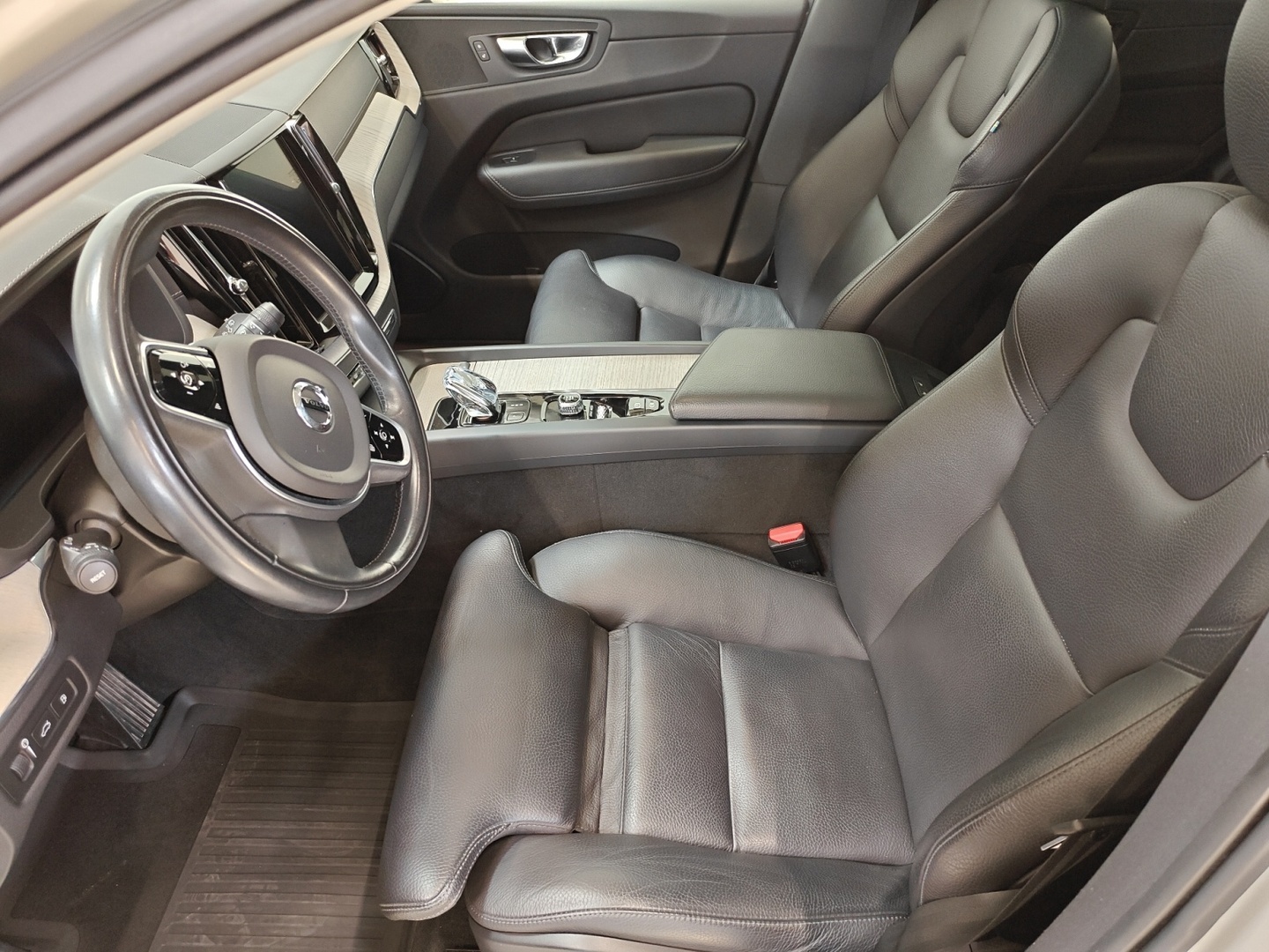 VOLVO XC60 2020