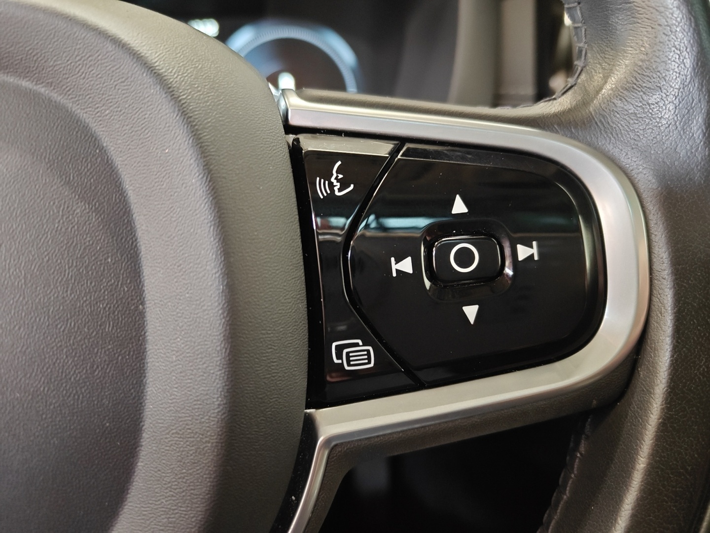 VOLVO XC60 2020