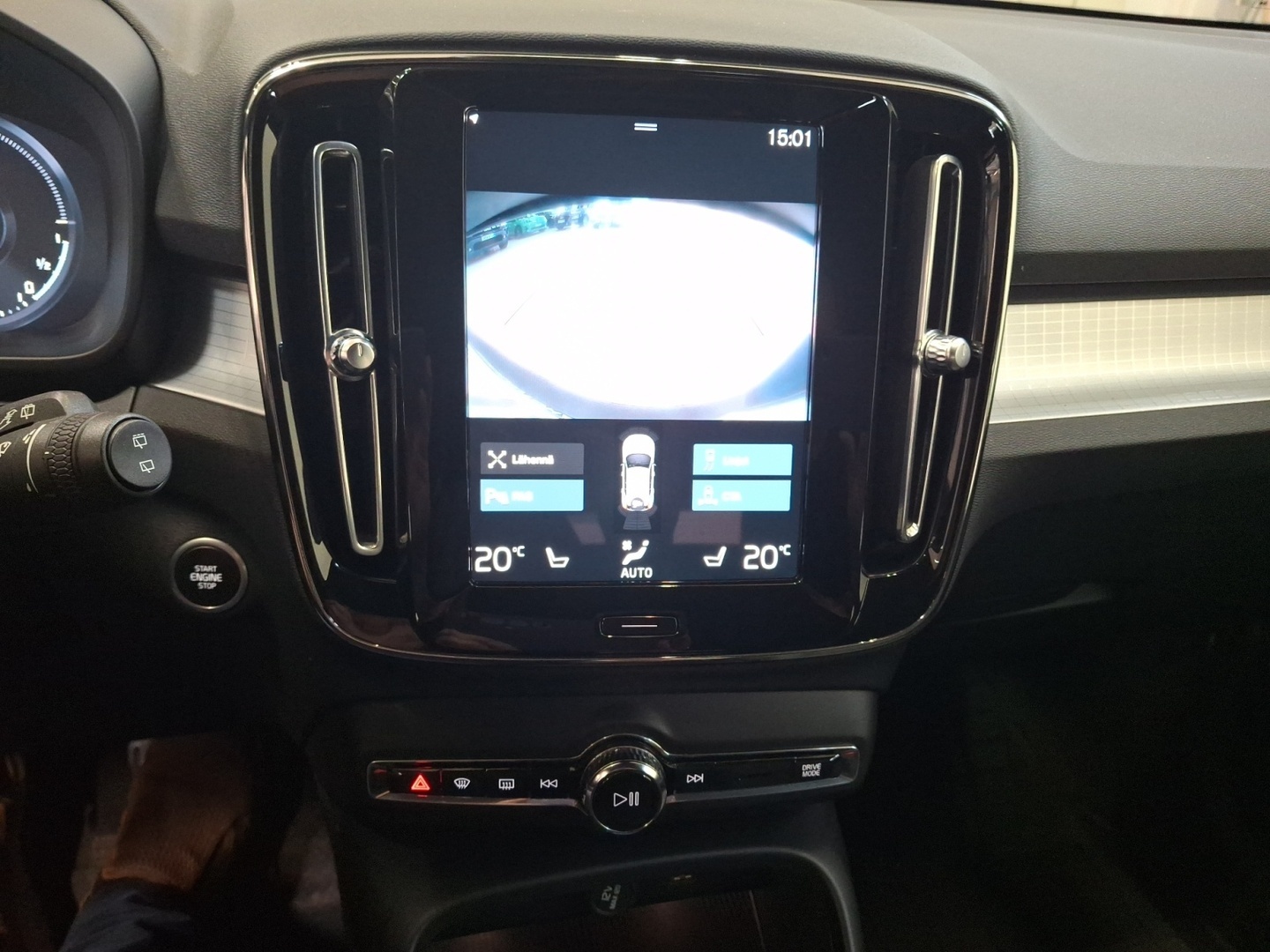 VOLVO XC40 2021