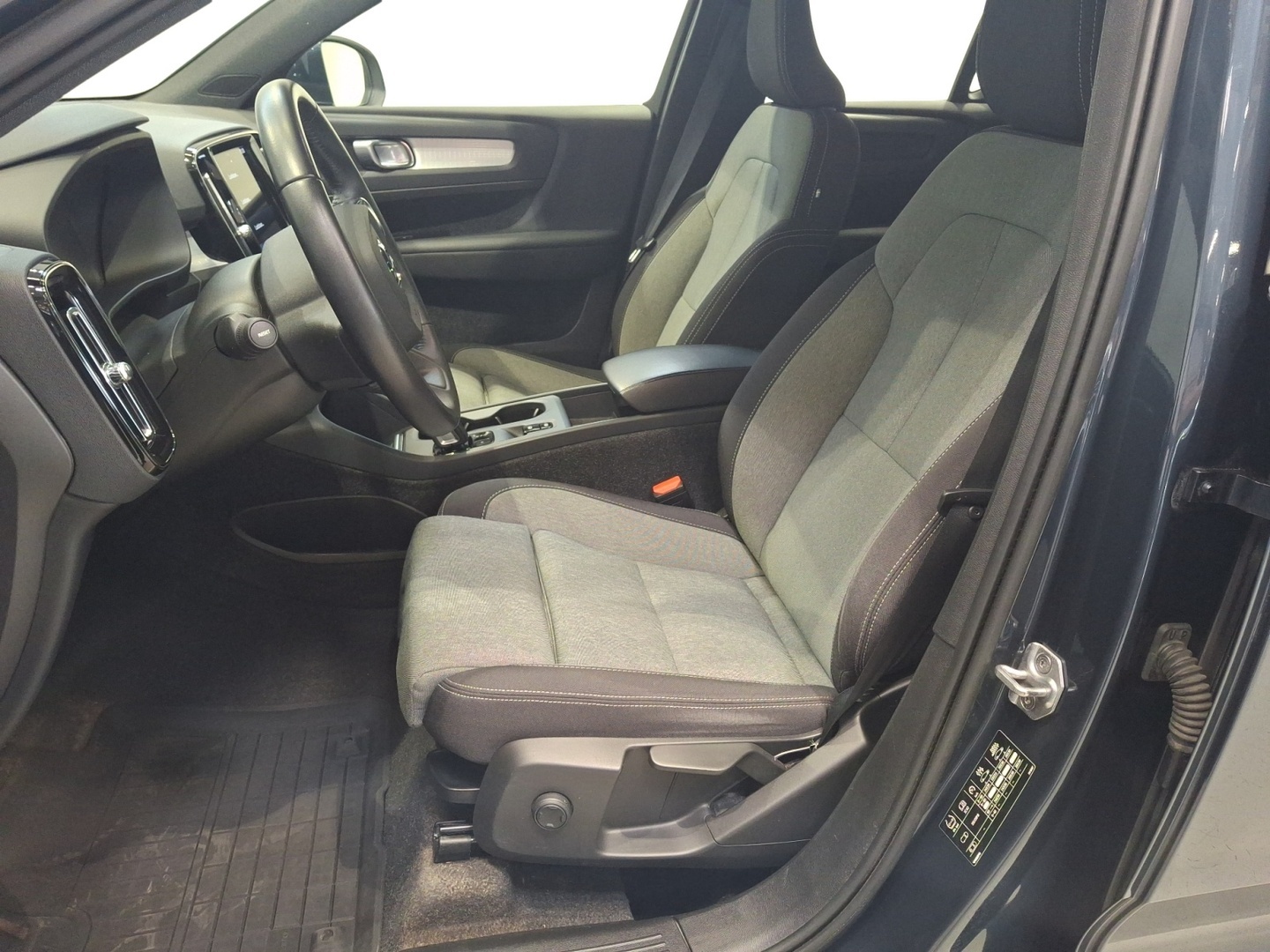 VOLVO XC40 2021