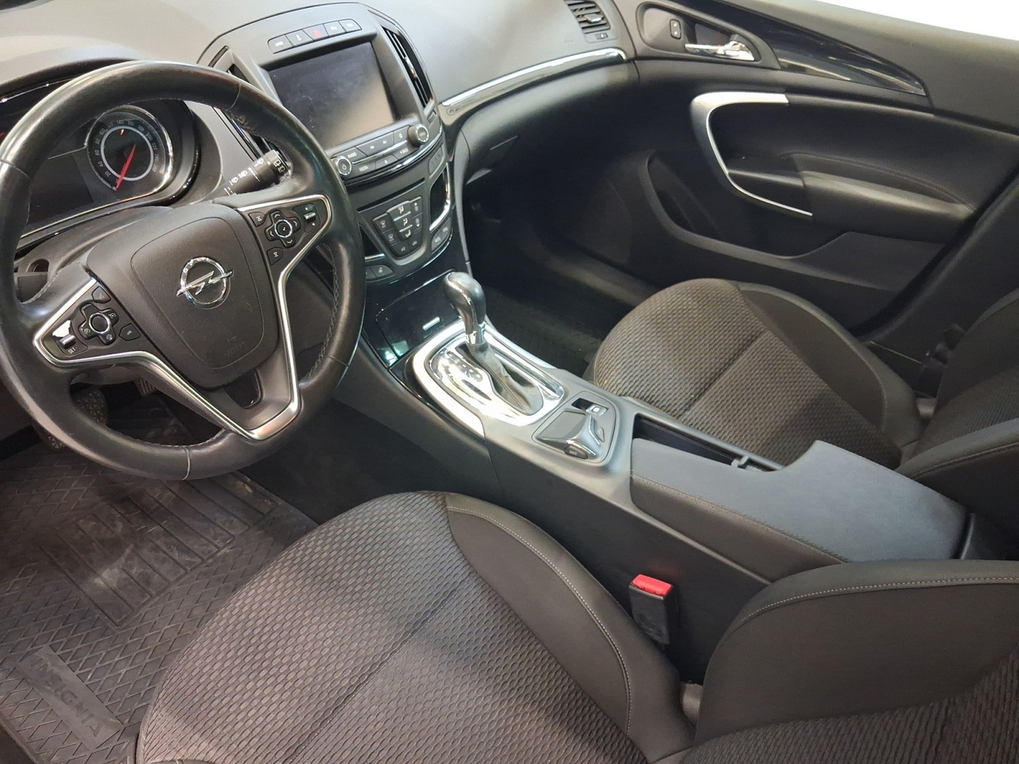 OPEL Insignia 10