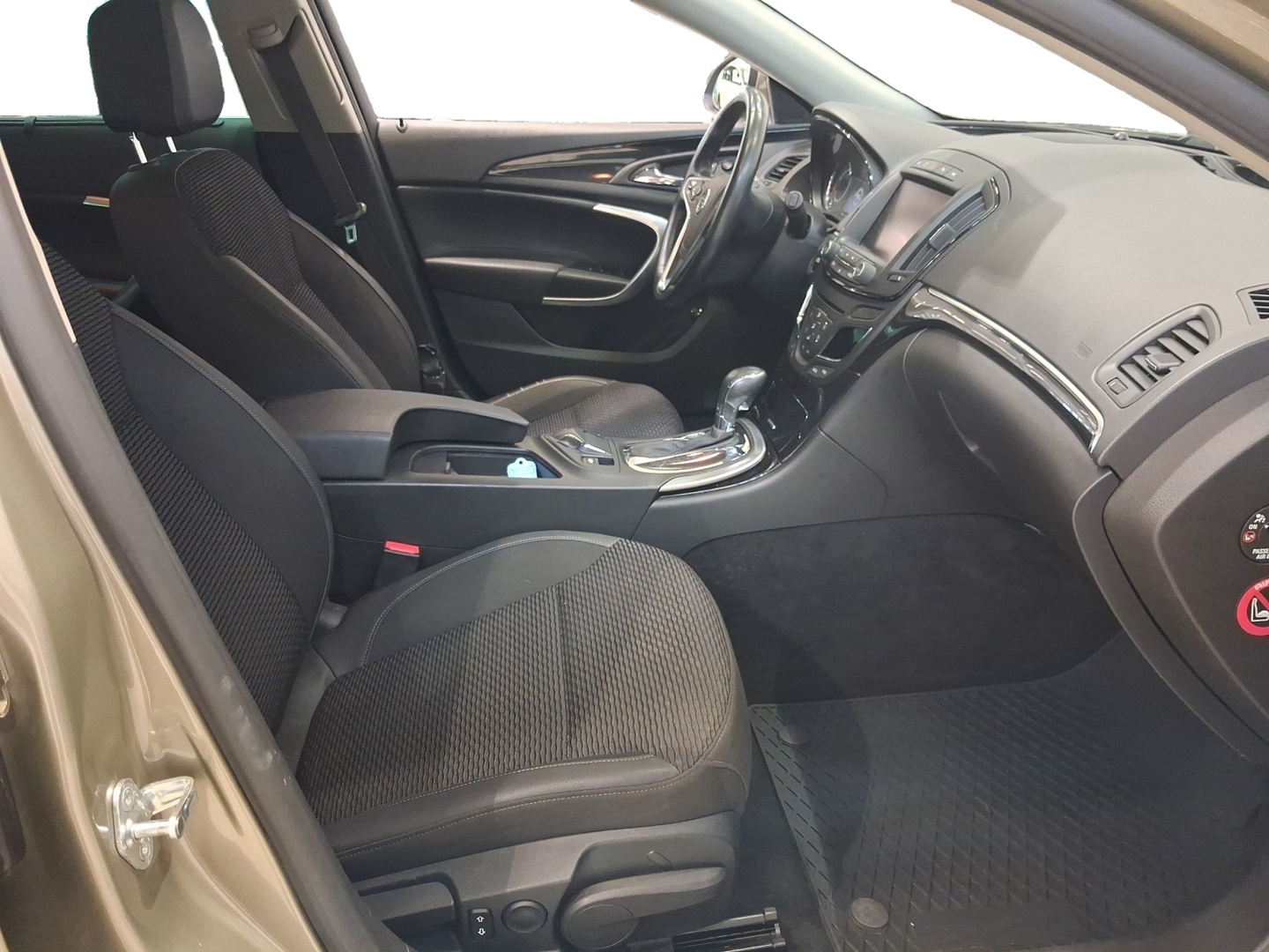 OPEL Insignia 11