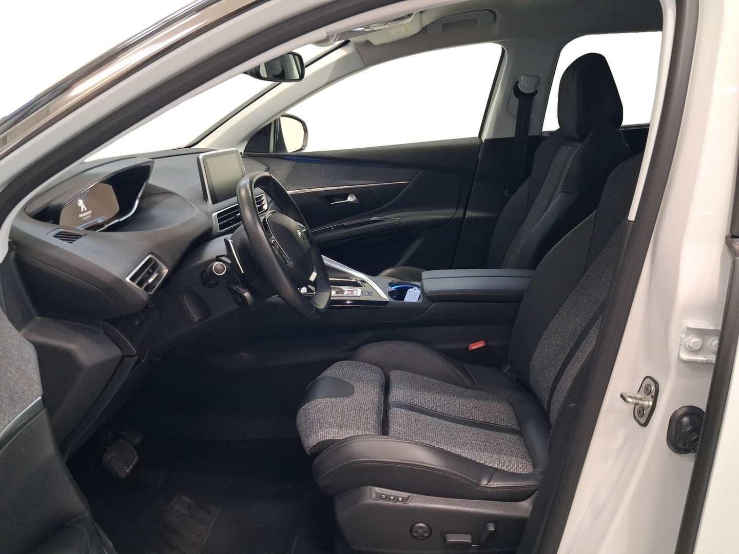 PEUGEOT 5008 2019