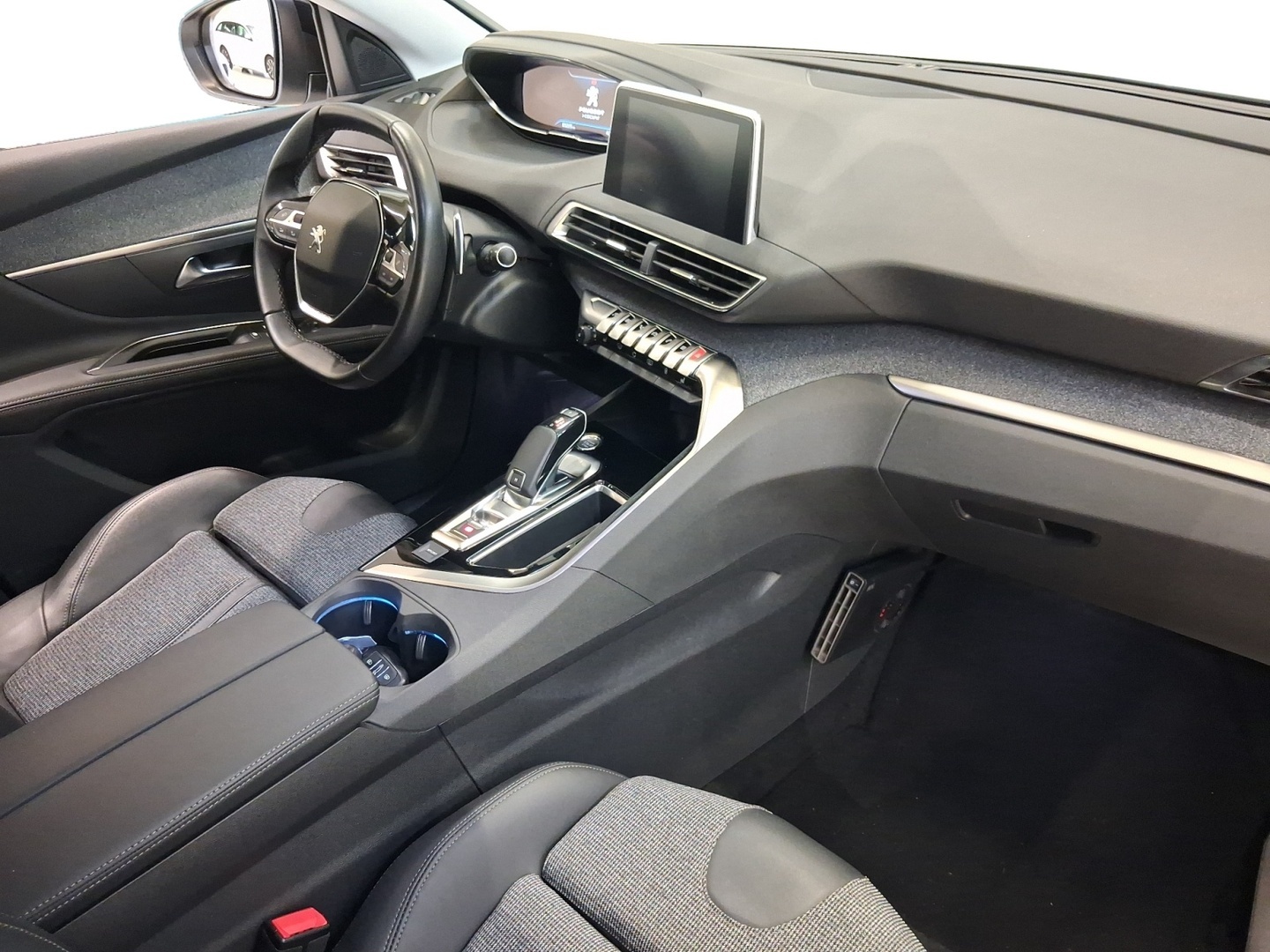 PEUGEOT 5008 2019