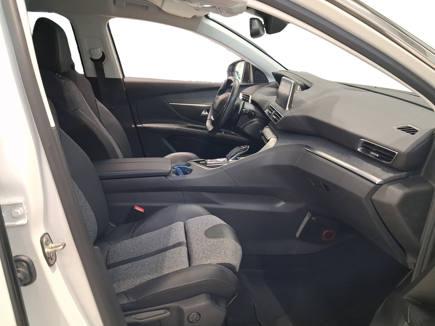 PEUGEOT 5008 2019