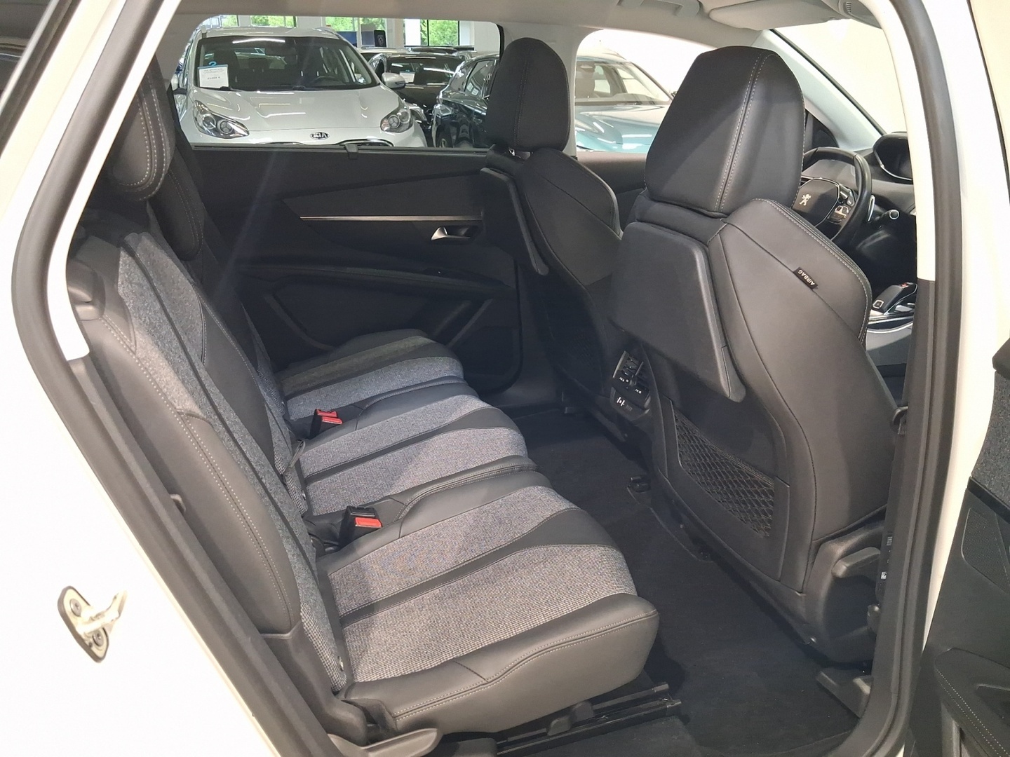 PEUGEOT 5008 2019