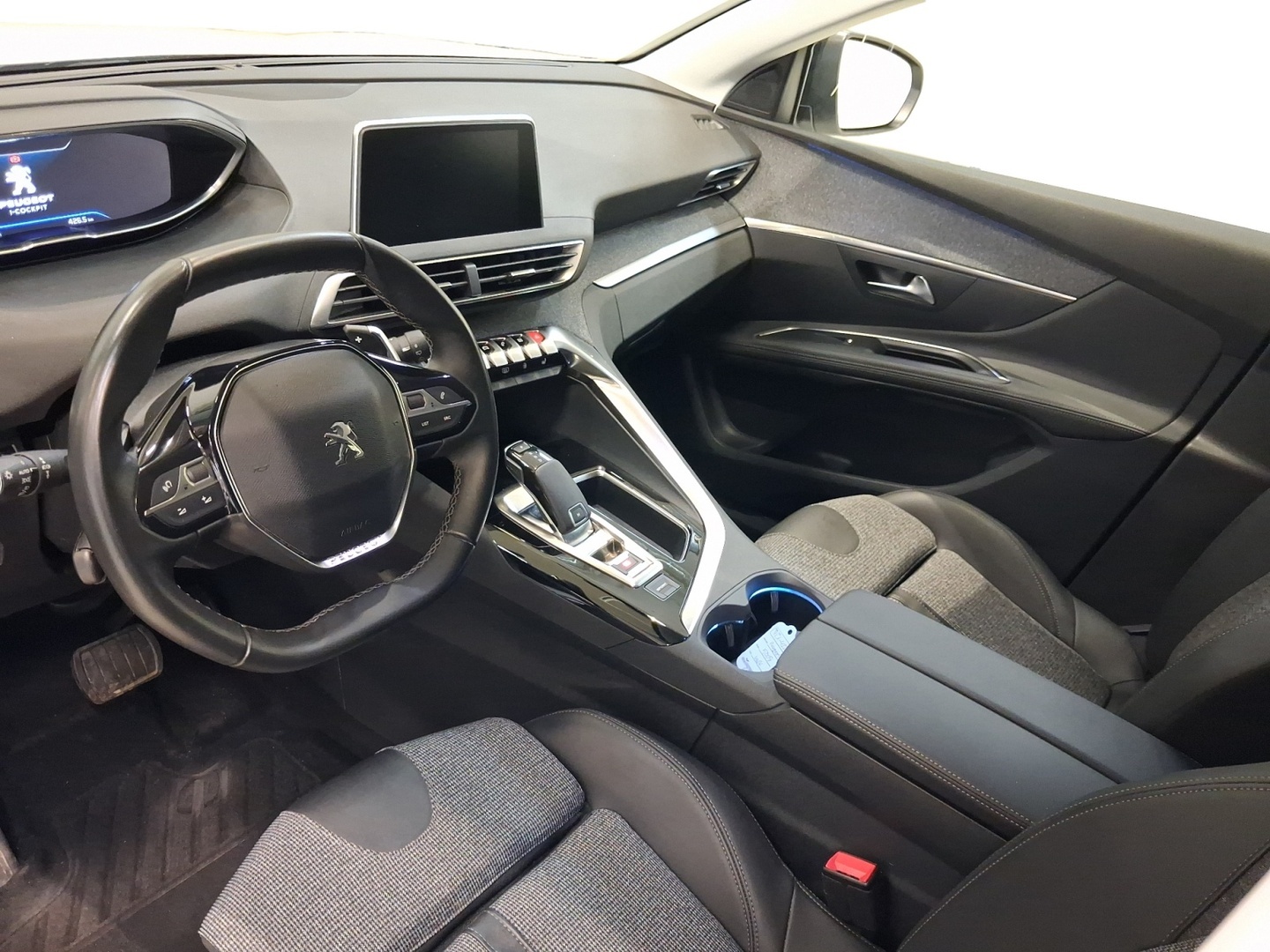 PEUGEOT 5008 2019