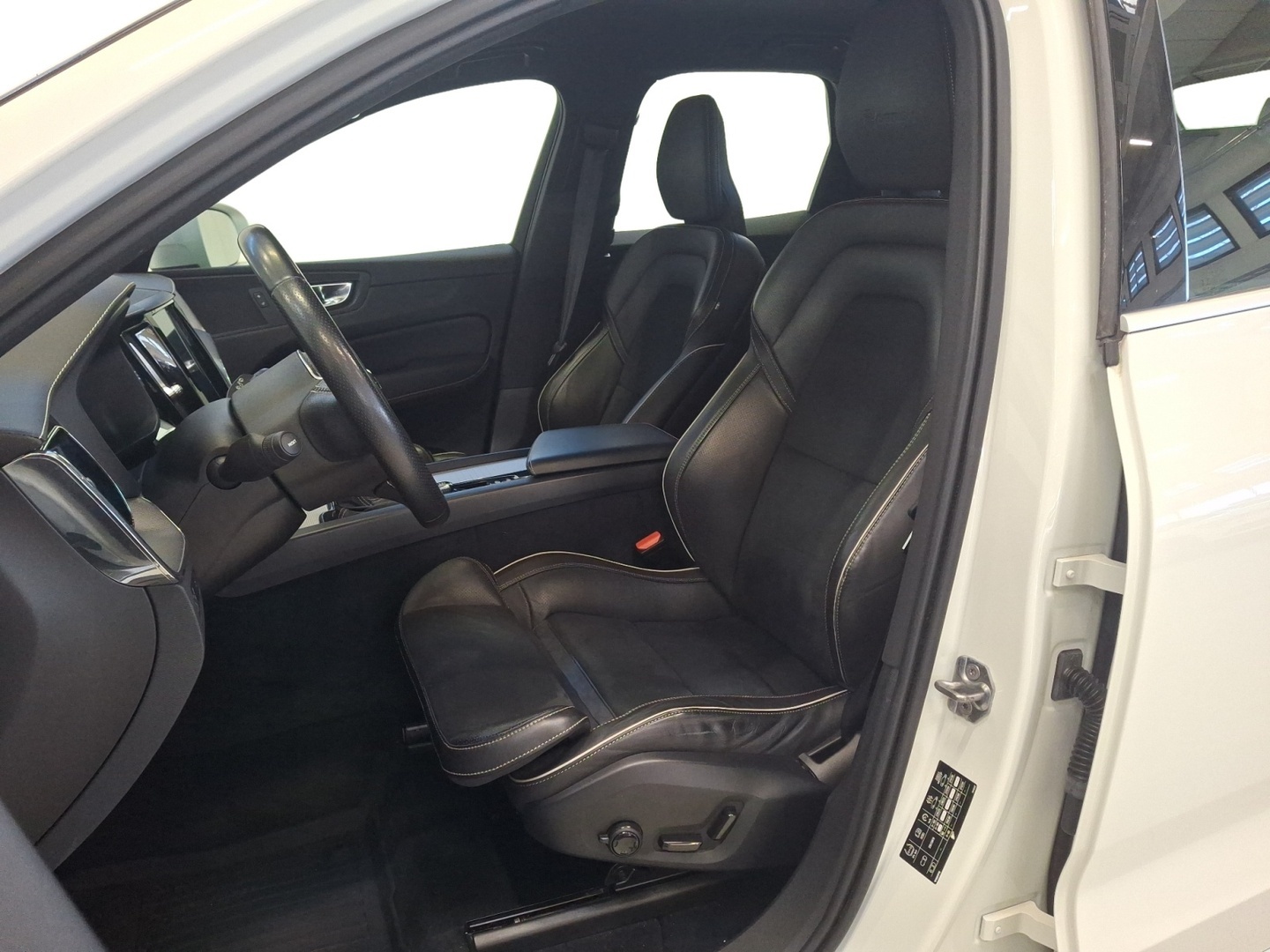 VOLVO XC60 2019