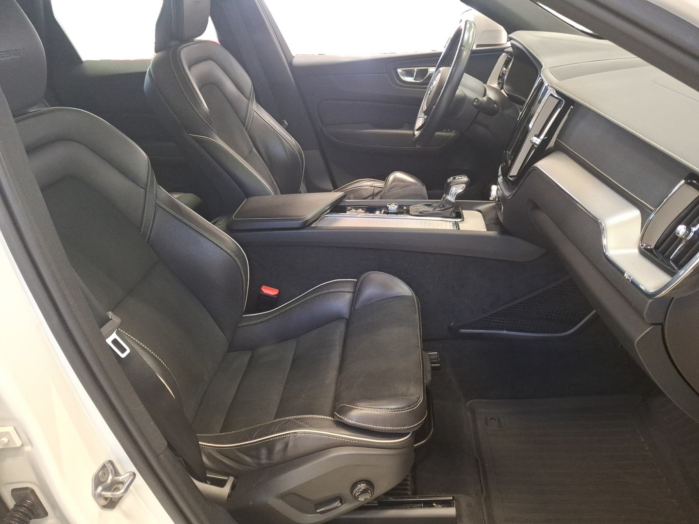 VOLVO XC60 2019