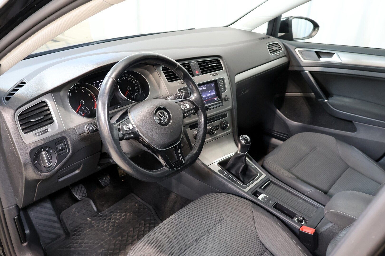 VOLKSWAGEN Golf 2015