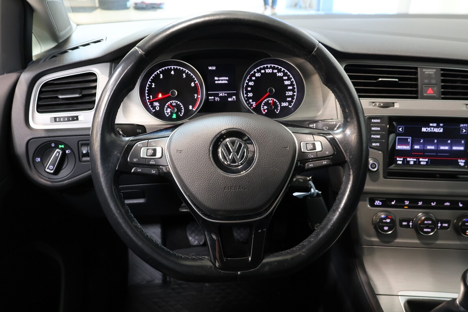 VOLKSWAGEN Golf 2015