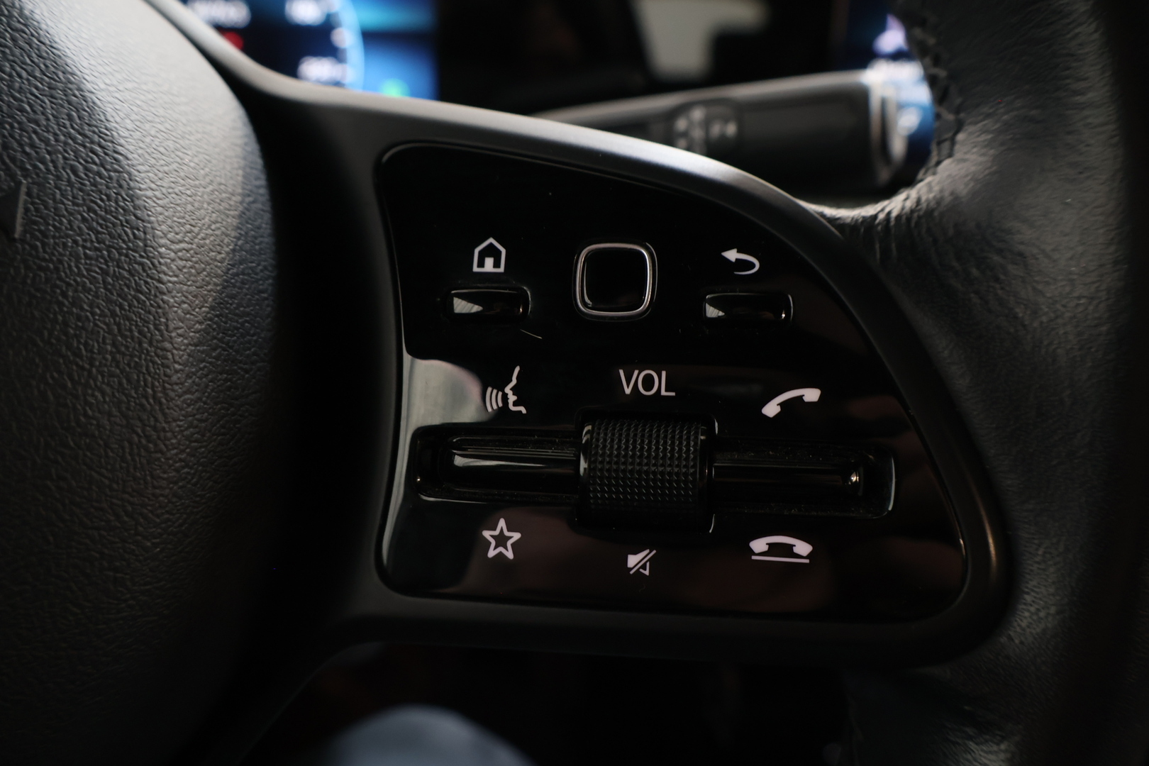 MERCEDES-BENZ A 2019