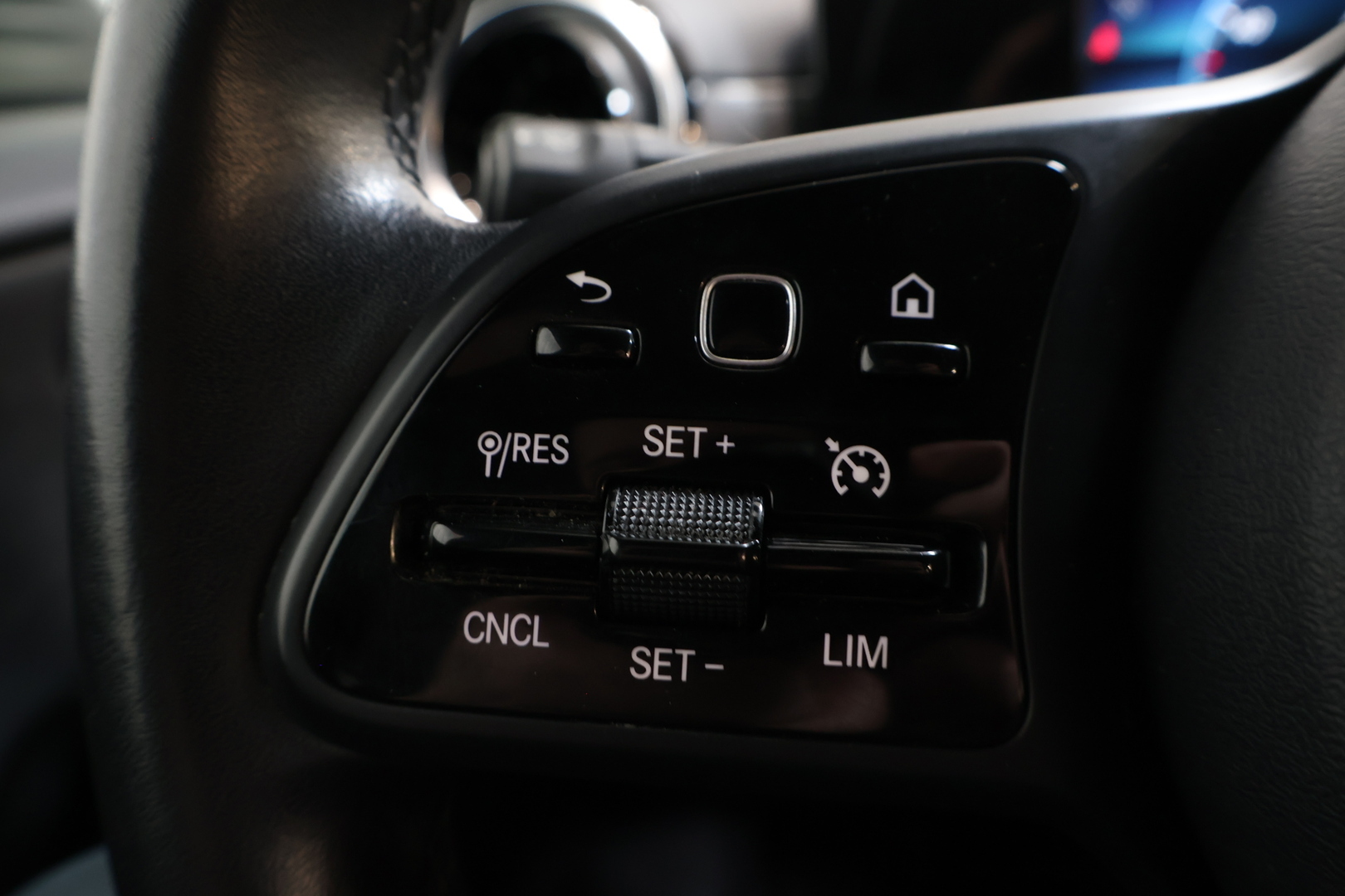 MERCEDES-BENZ A 2019