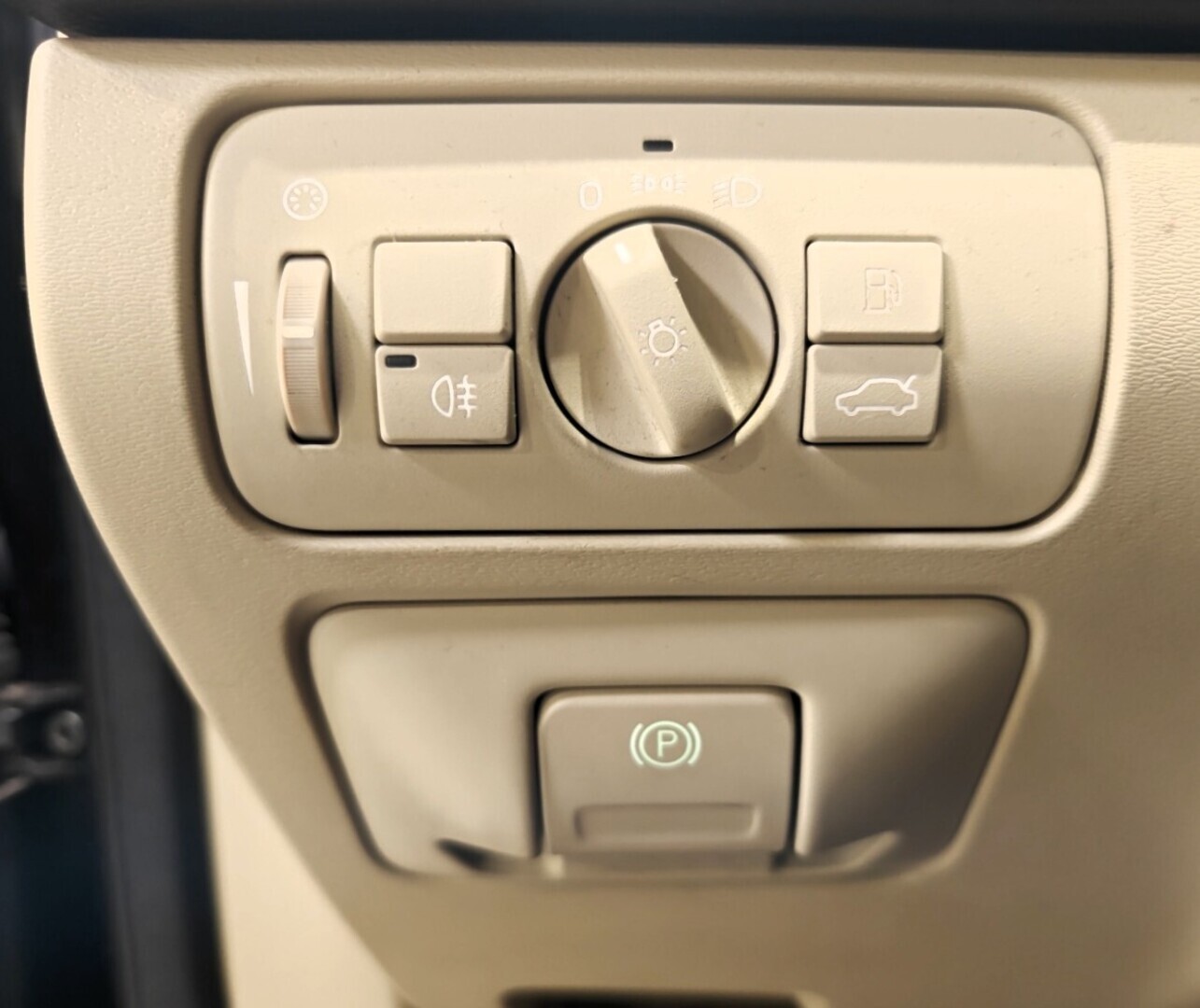 VOLVO XC60 2011