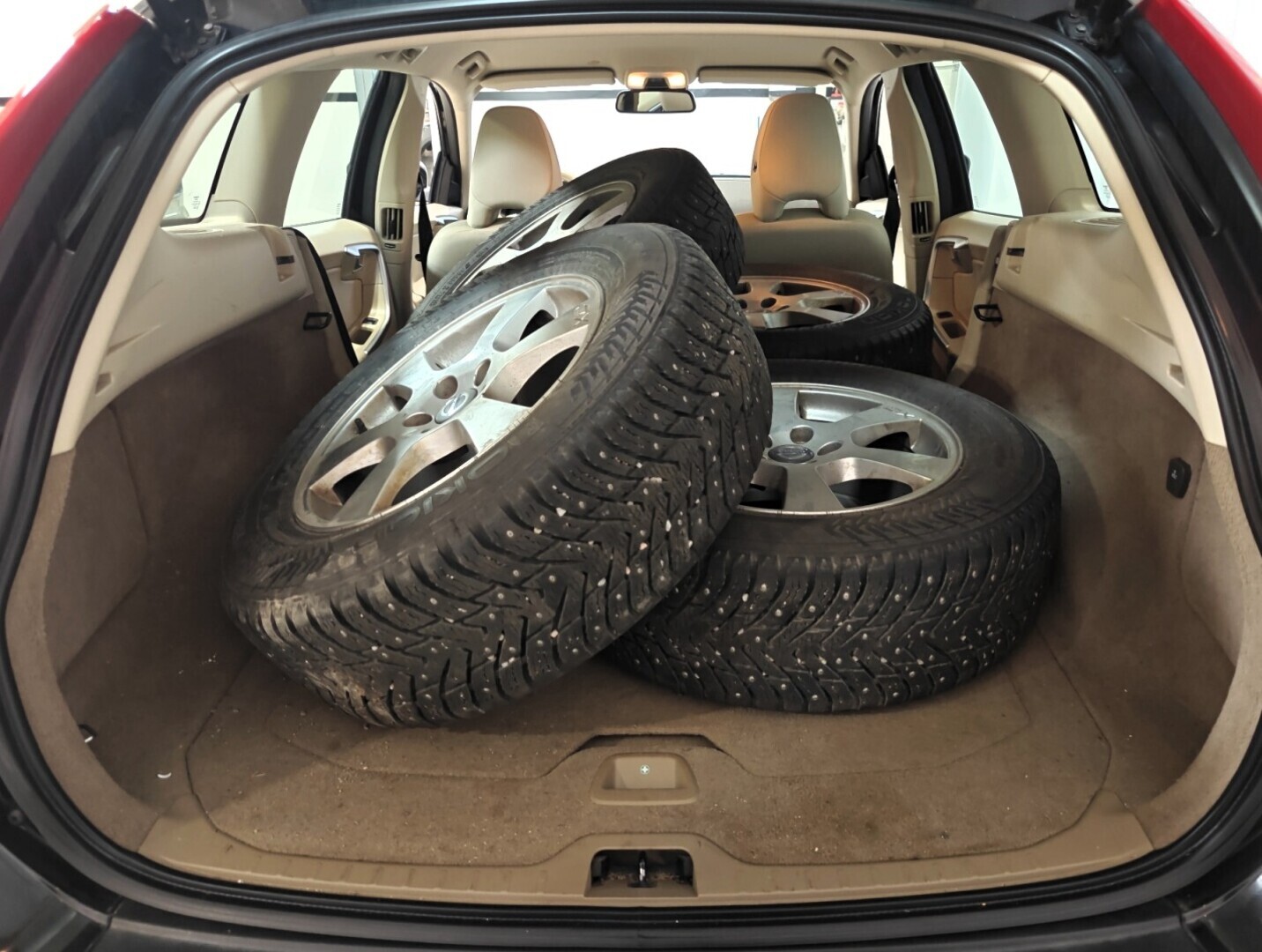 VOLVO XC60 2011