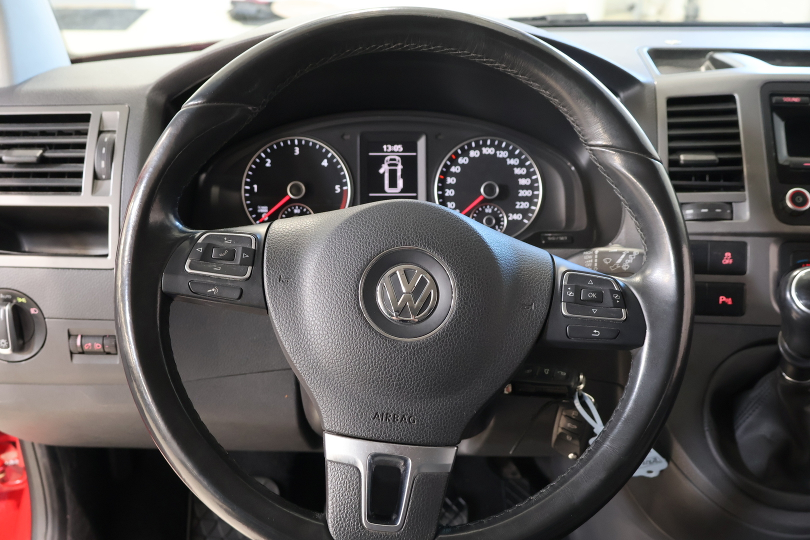 VOLKSWAGEN Caravelle 2014