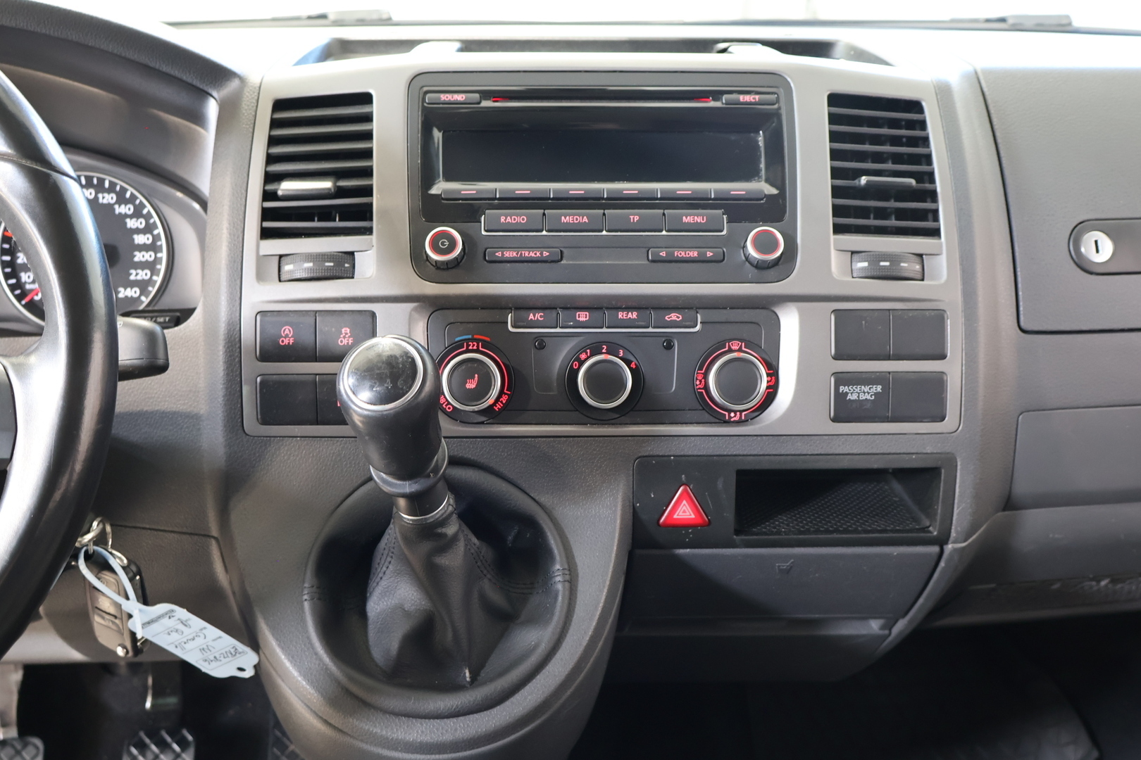 VOLKSWAGEN Caravelle 2014