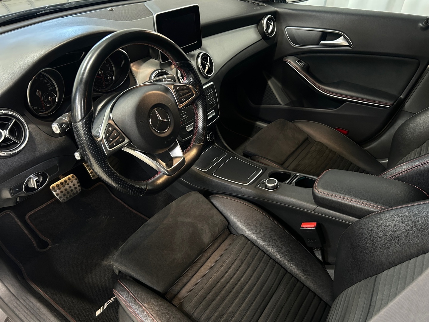 MERCEDES-BENZ CLA 2017