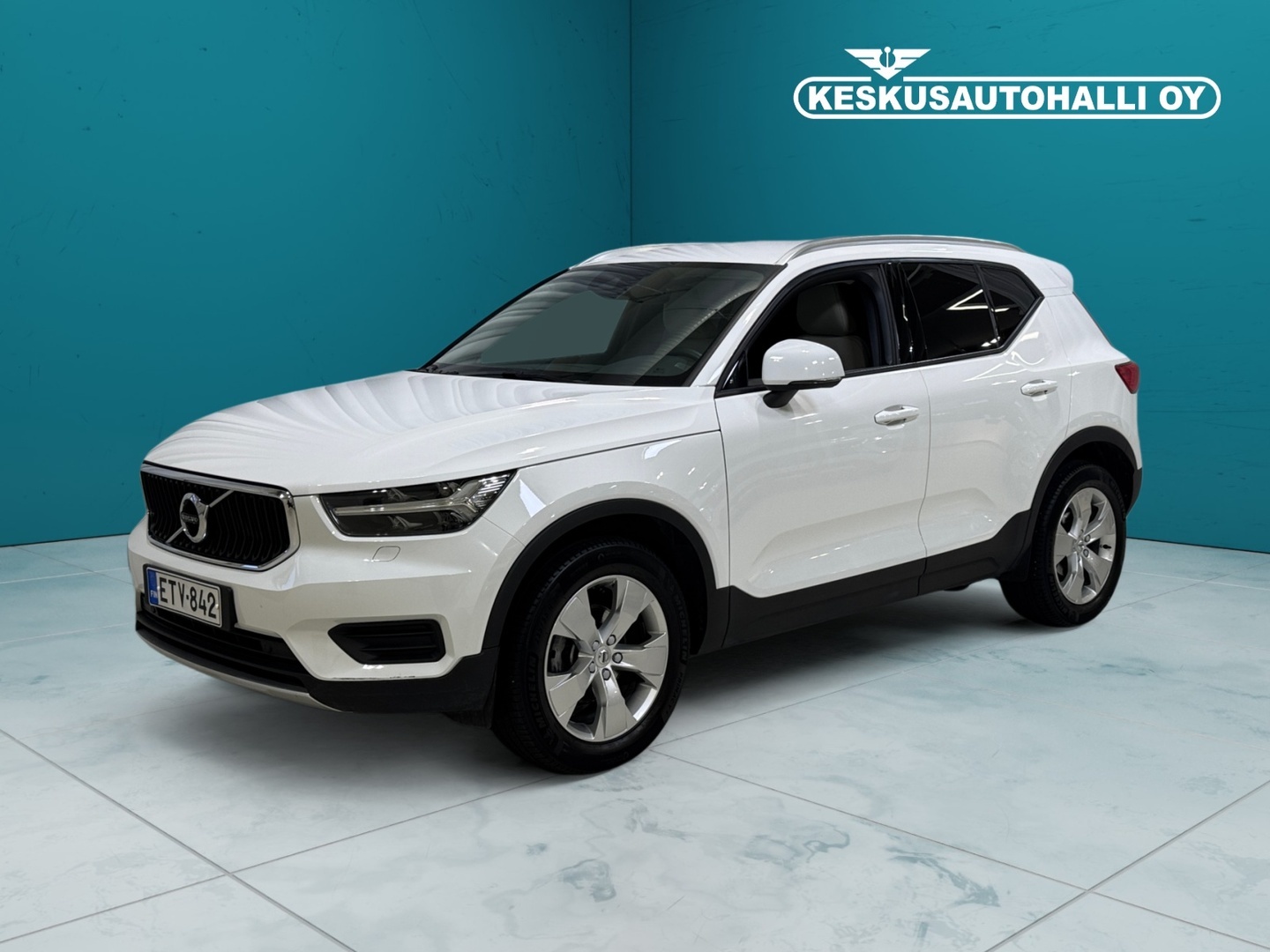 VOLVO XC40 2021