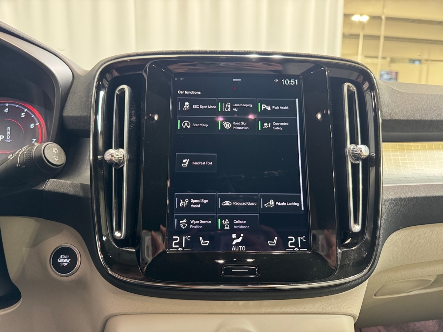 VOLVO XC40 2021