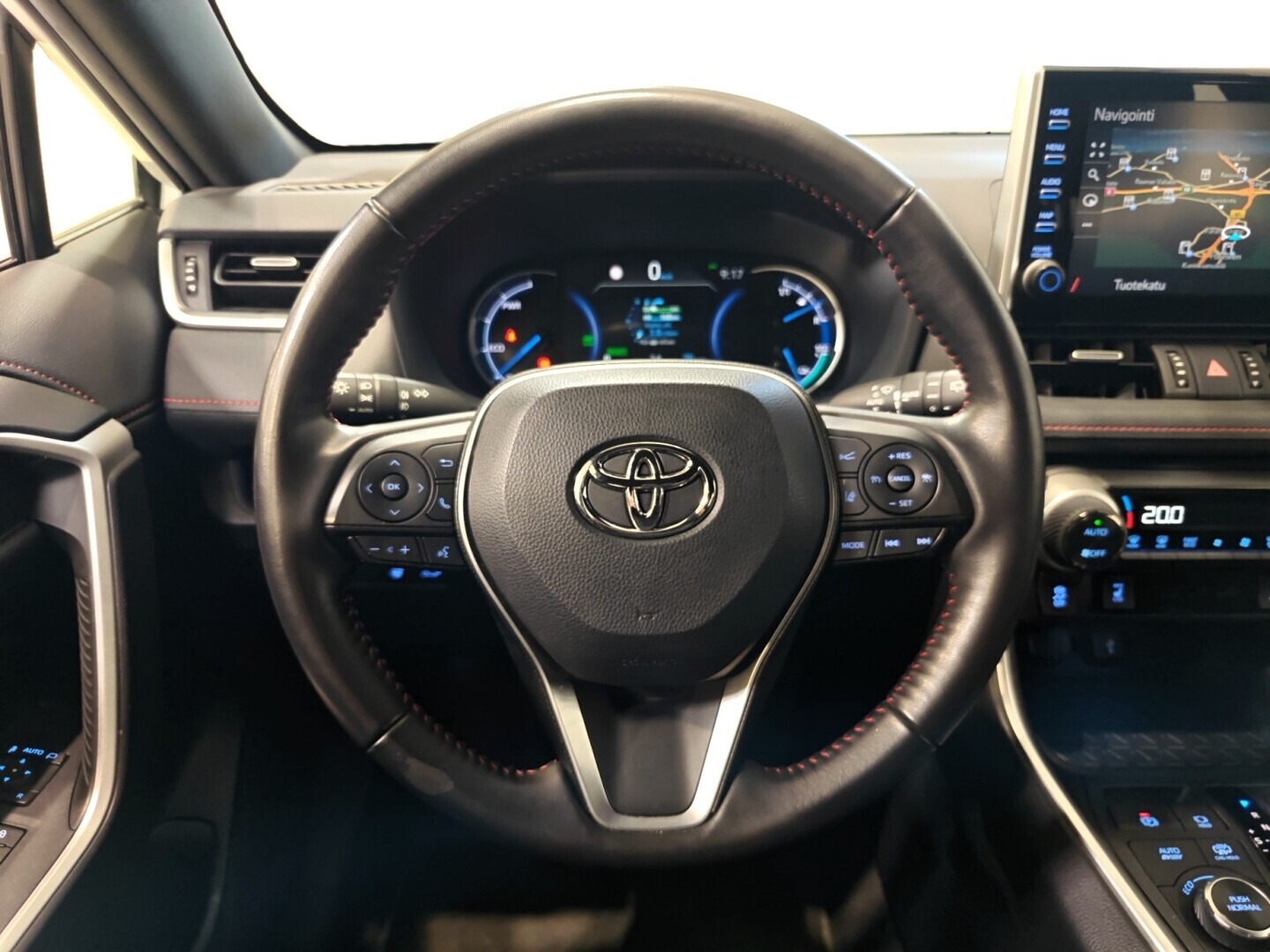 TOYOTA RAV4 Plug-in 11