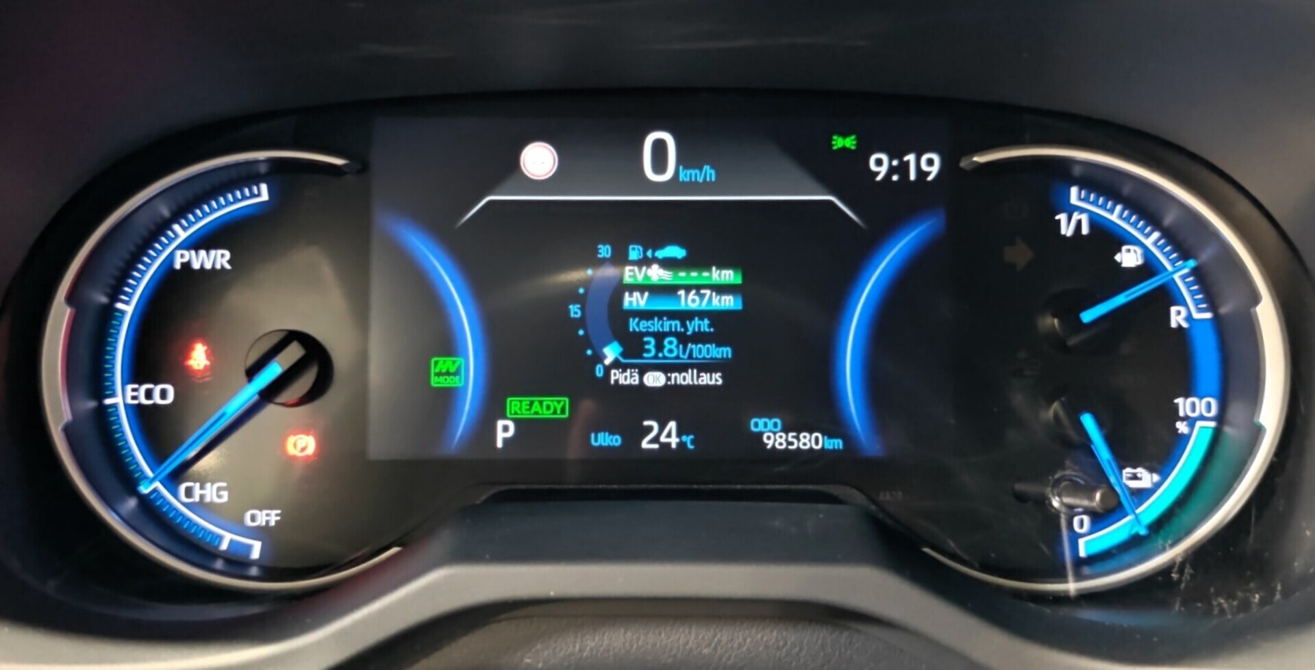 TOYOTA RAV4 Plug-in 14