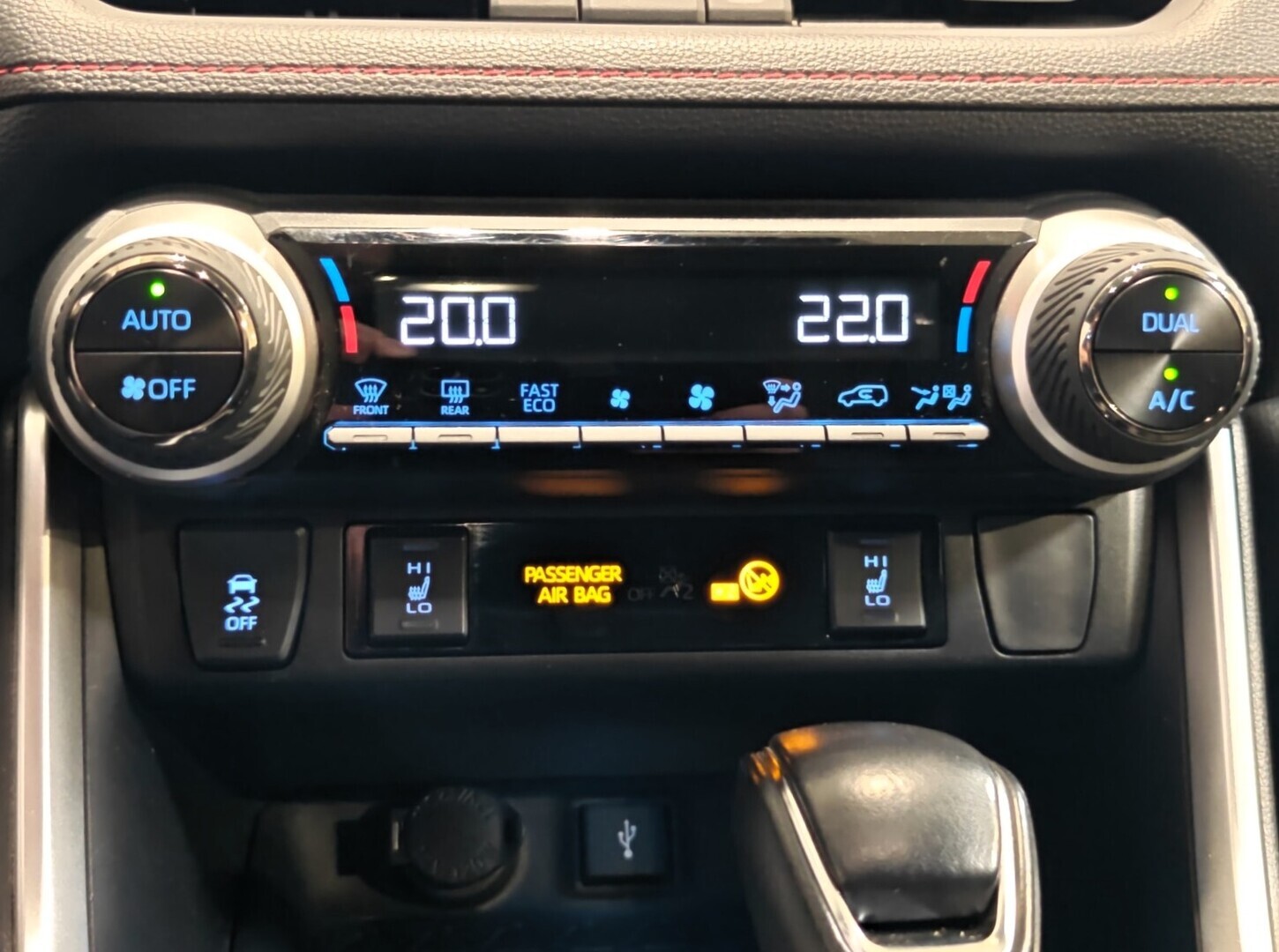 TOYOTA RAV4 Plug-in 17