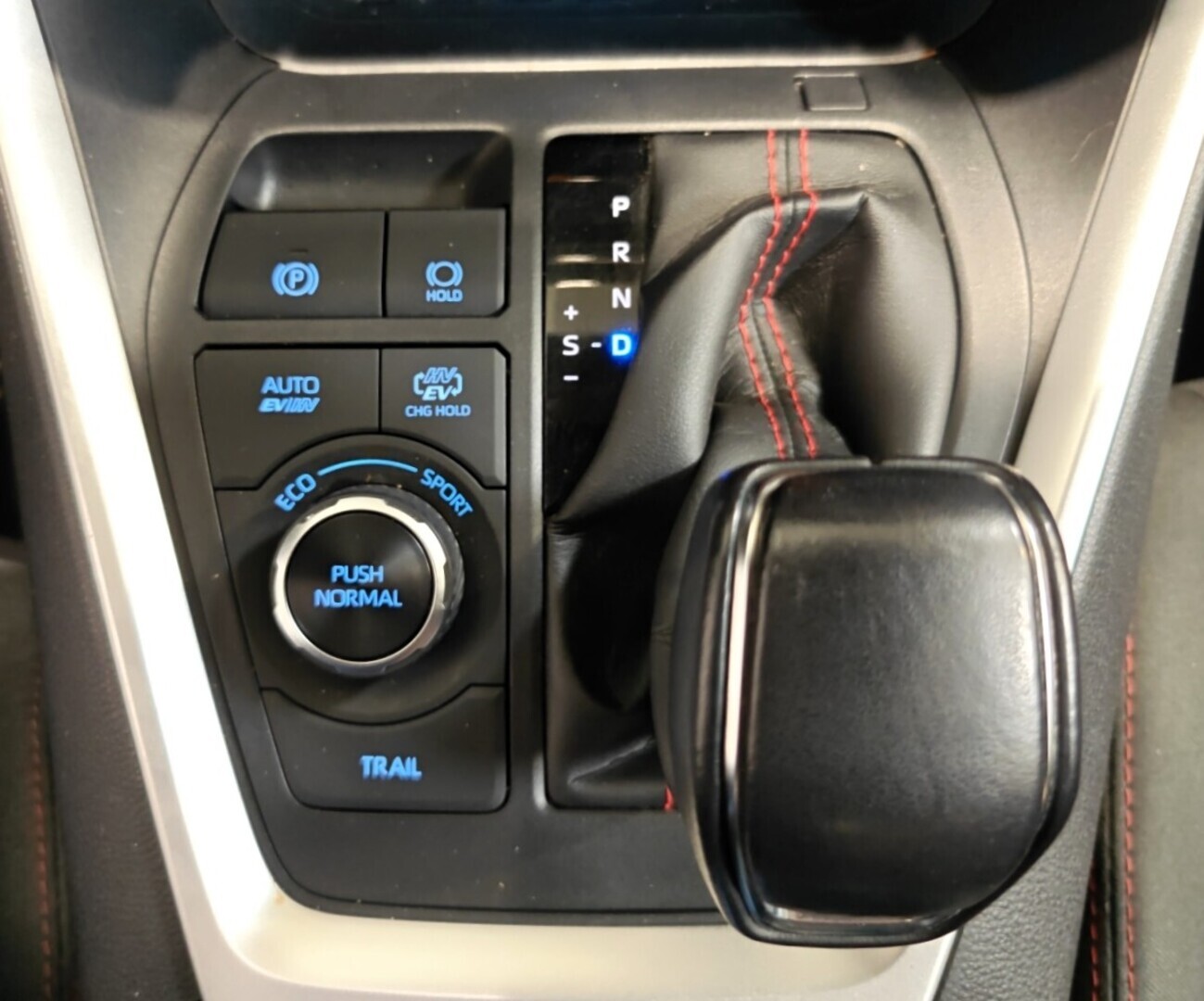 TOYOTA RAV4 Plug-in 18