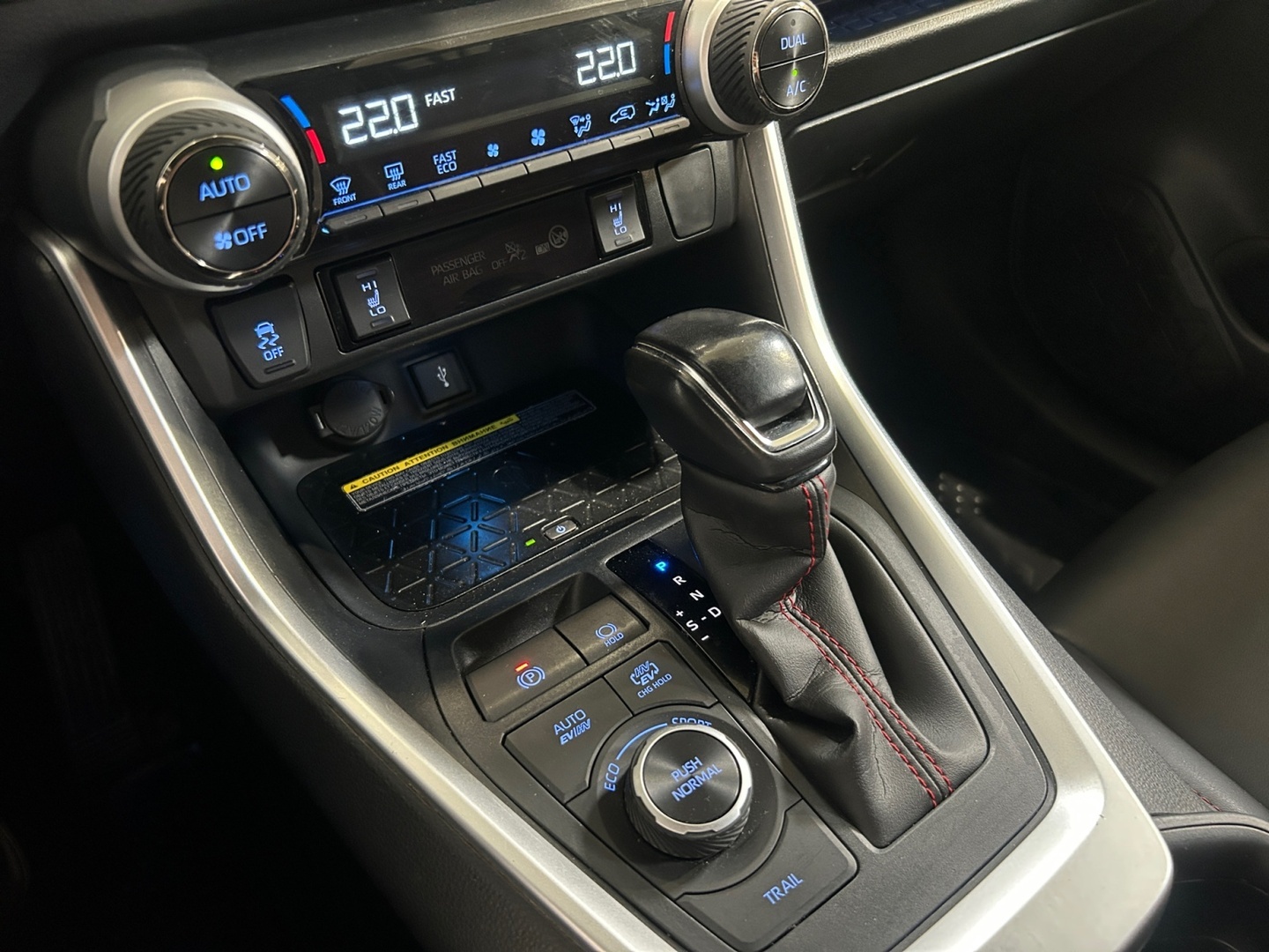 TOYOTA RAV4 2021