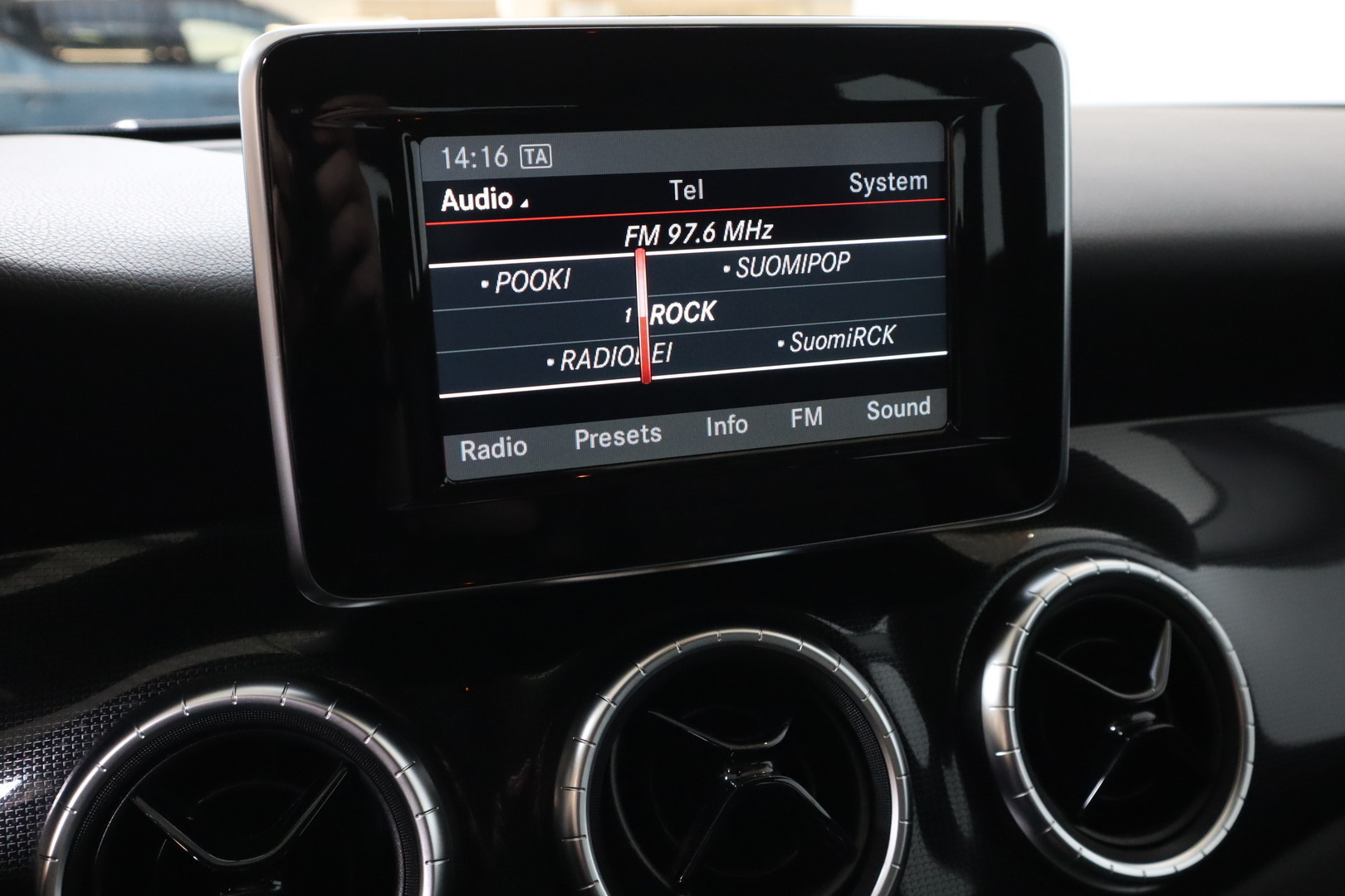 MERCEDES-BENZ CLA 2014