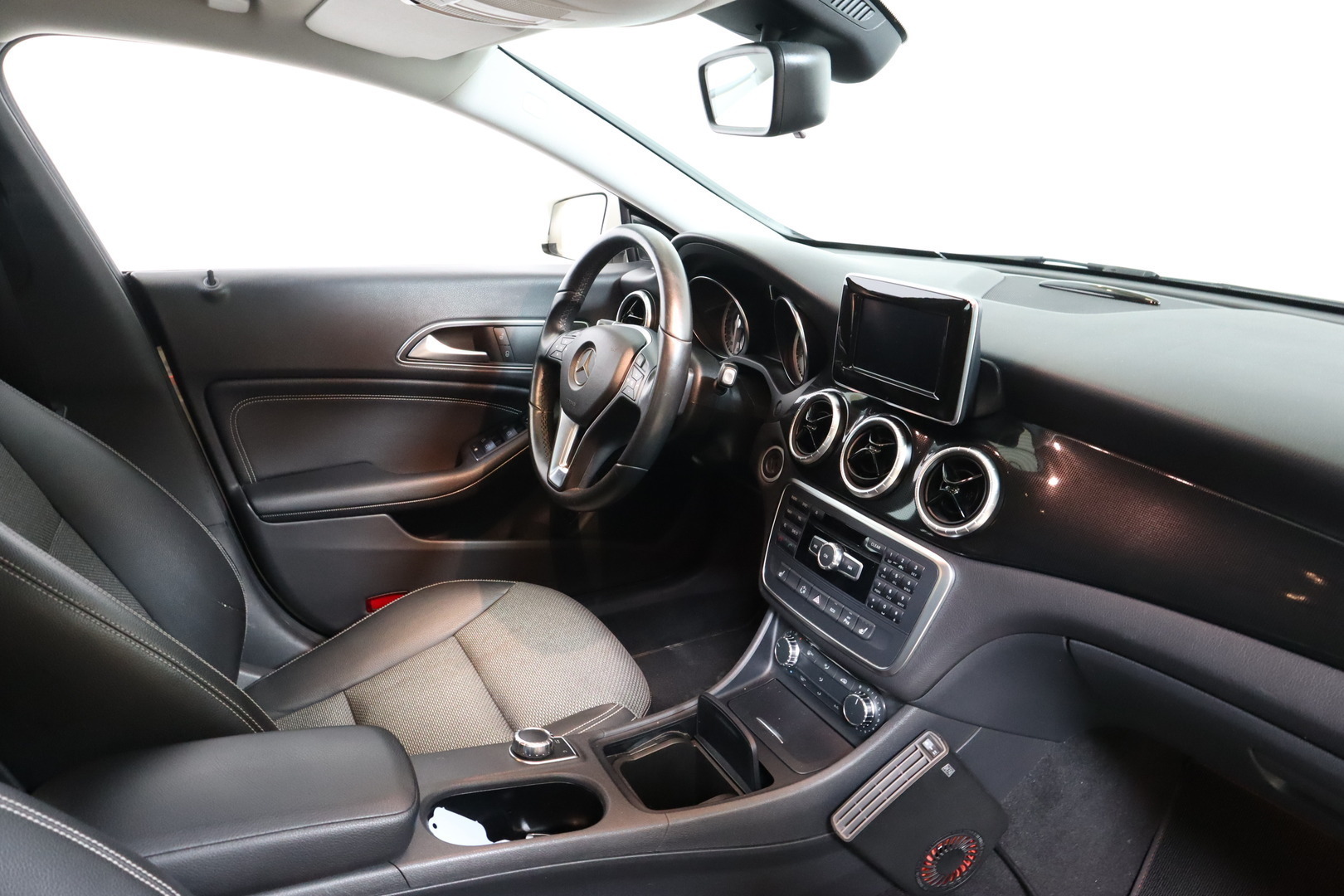 MERCEDES-BENZ CLA 2014