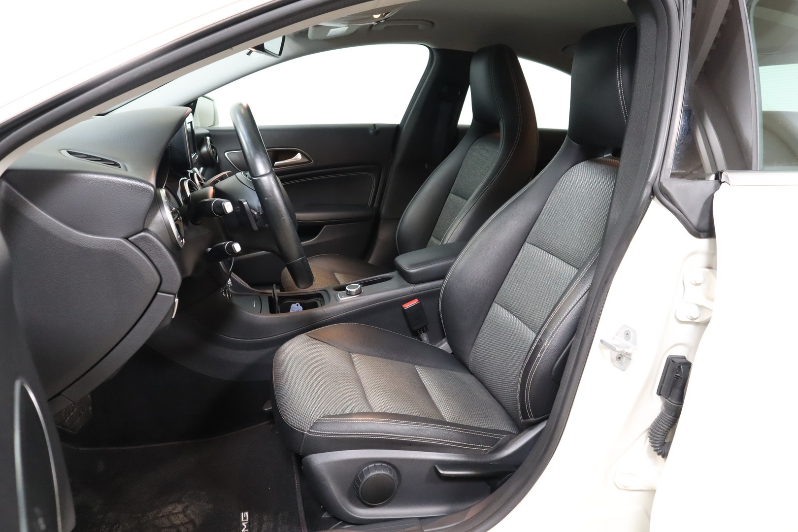 MERCEDES-BENZ CLA 2014