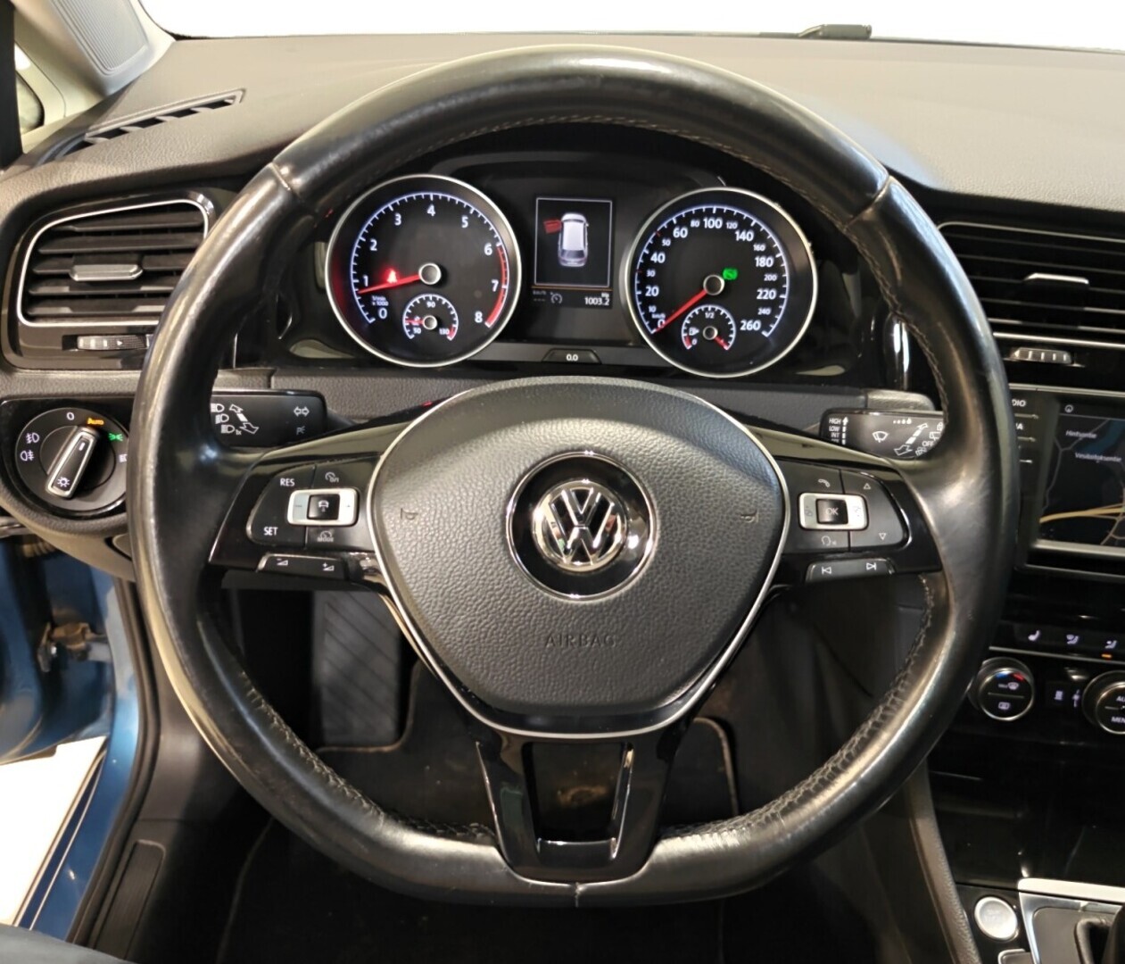 VOLKSWAGEN Golf 2016