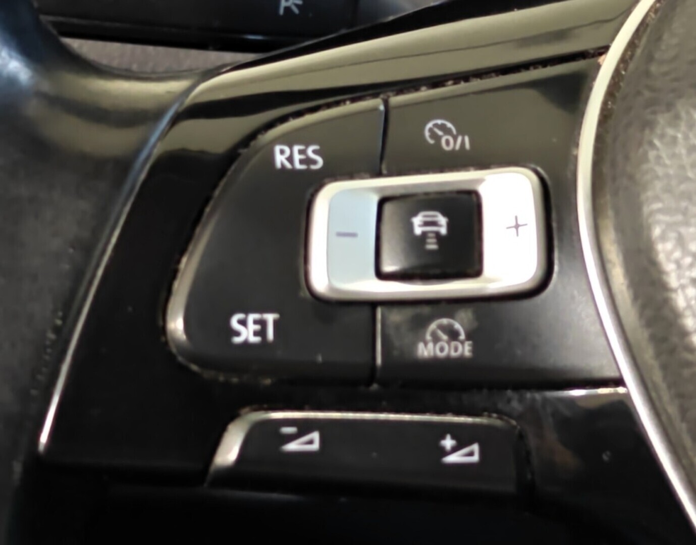 VOLKSWAGEN Golf 2016