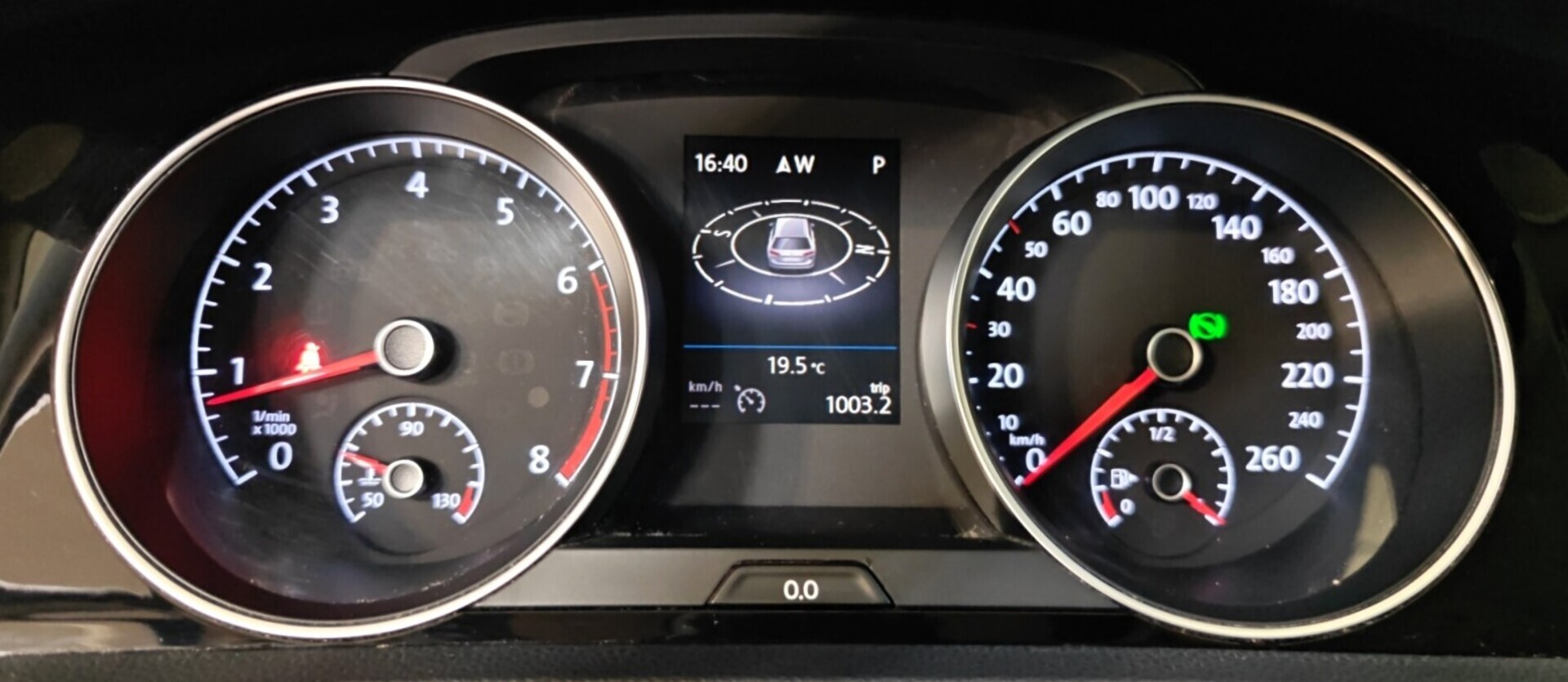 VOLKSWAGEN Golf 2016