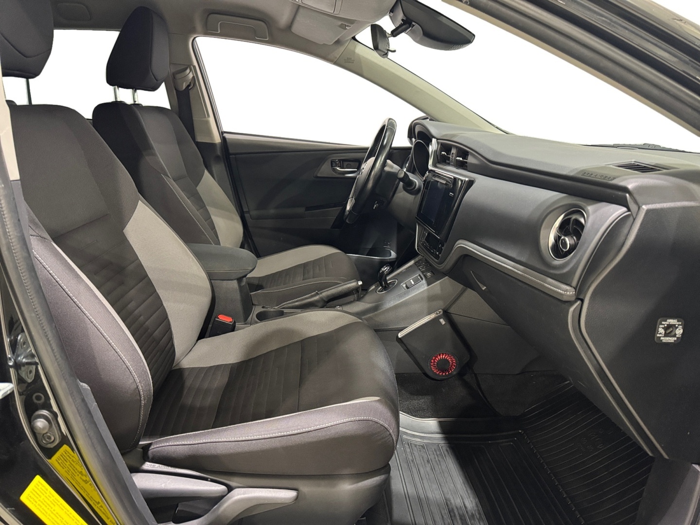 TOYOTA Auris 2017