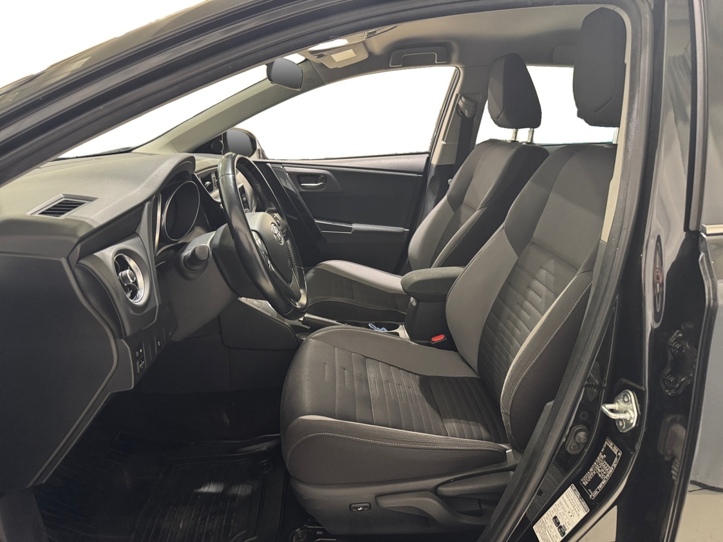 TOYOTA Auris 2017