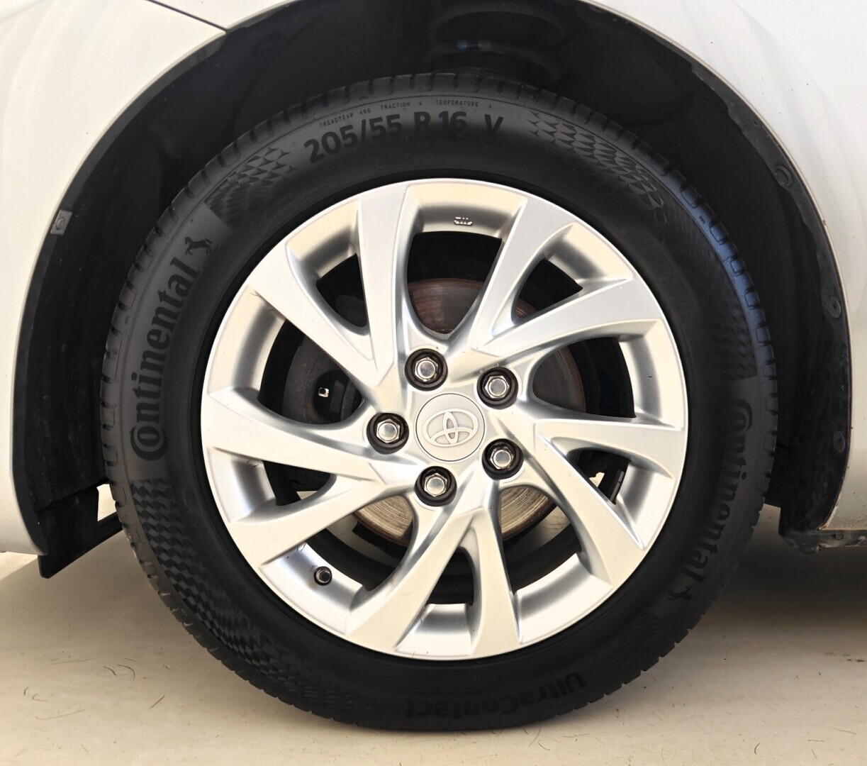 TOYOTA Auris 2017