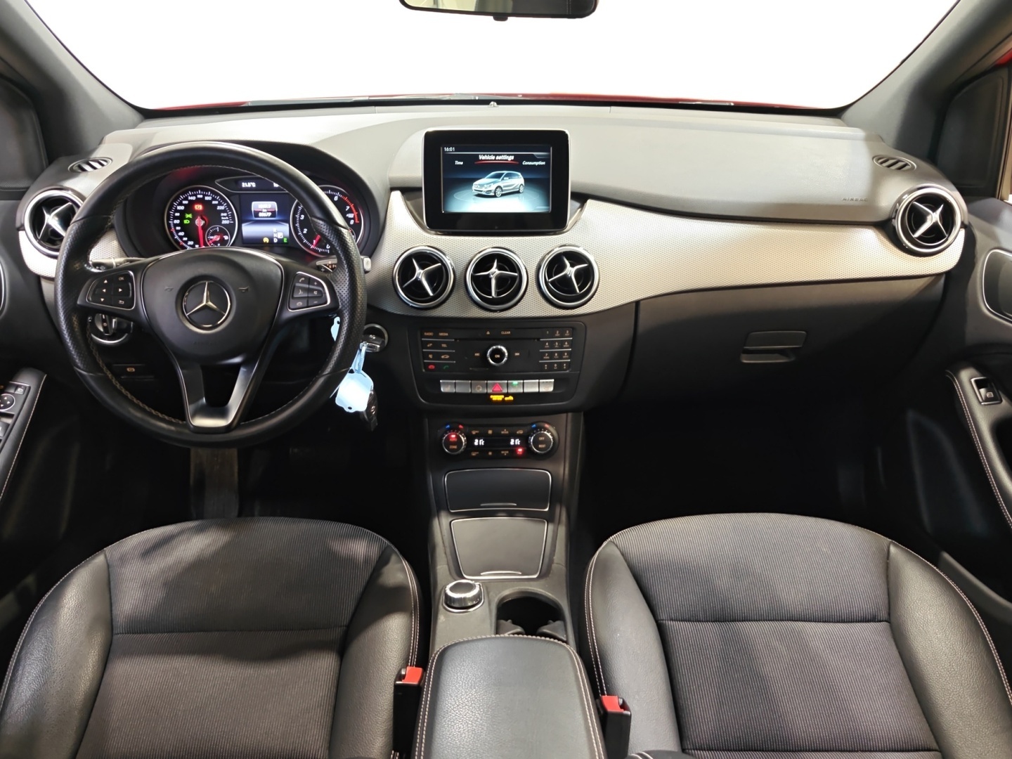 MERCEDES-BENZ B 2015
