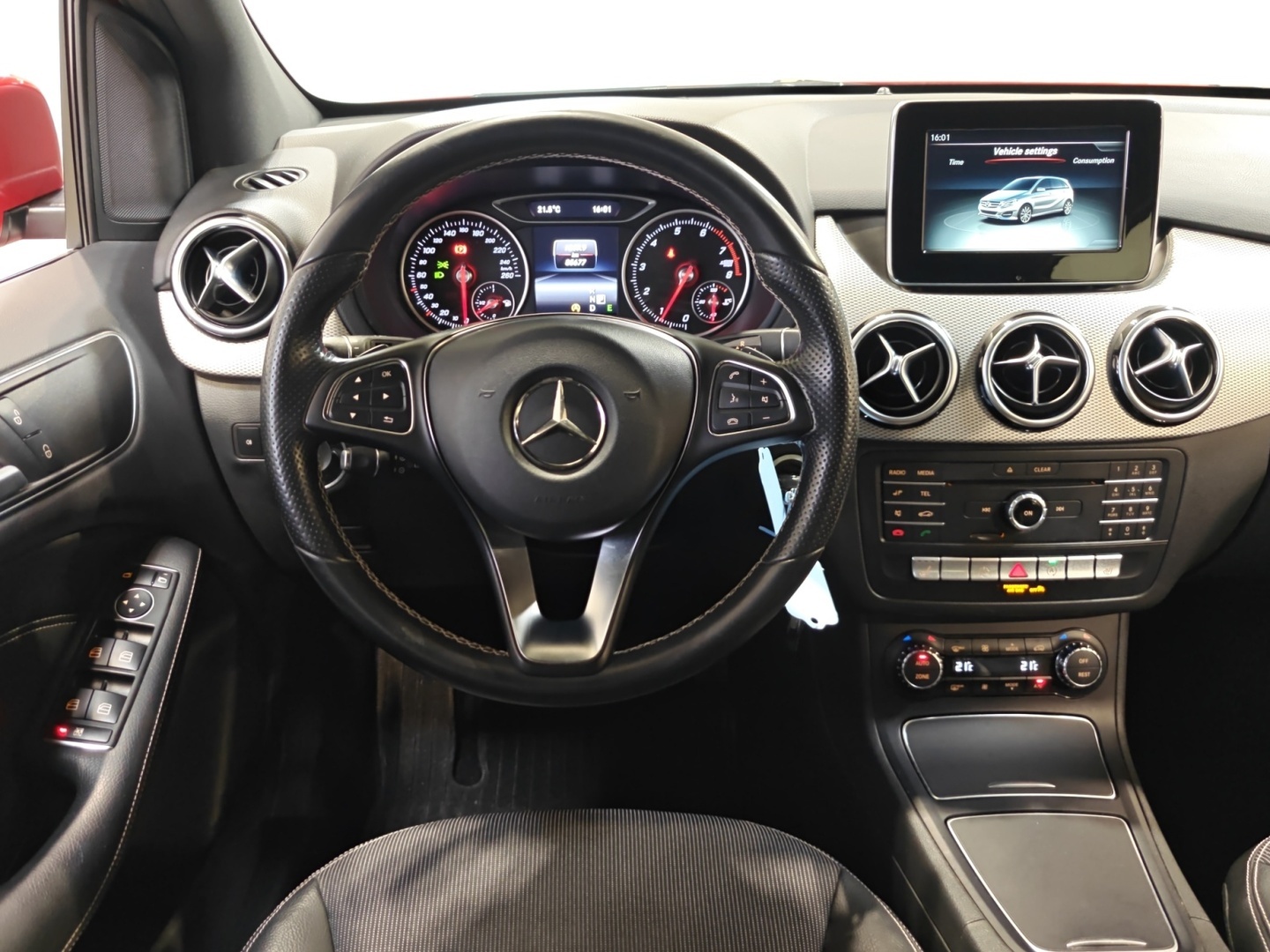 MERCEDES-BENZ B 2015