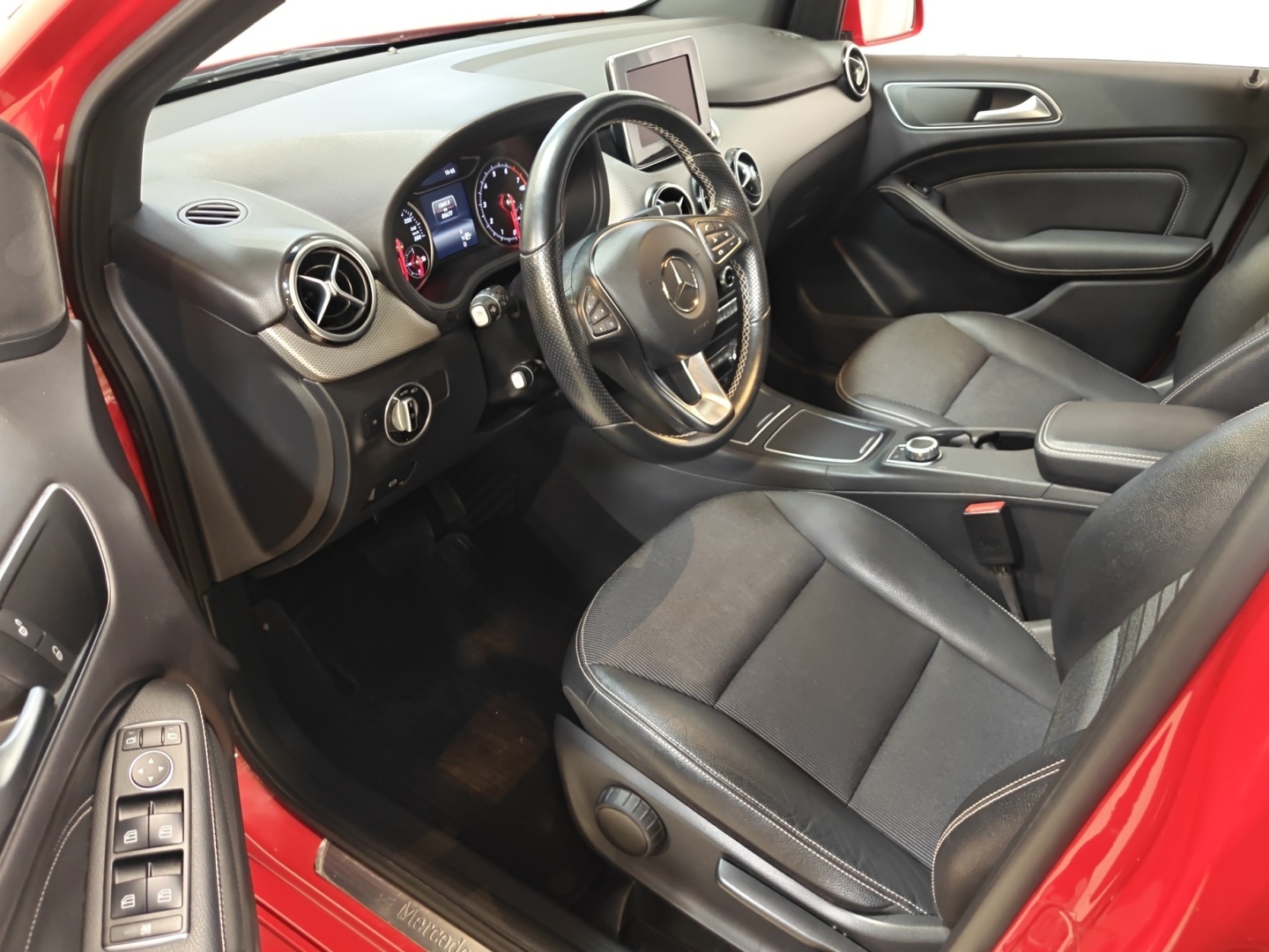 MERCEDES-BENZ B 2015