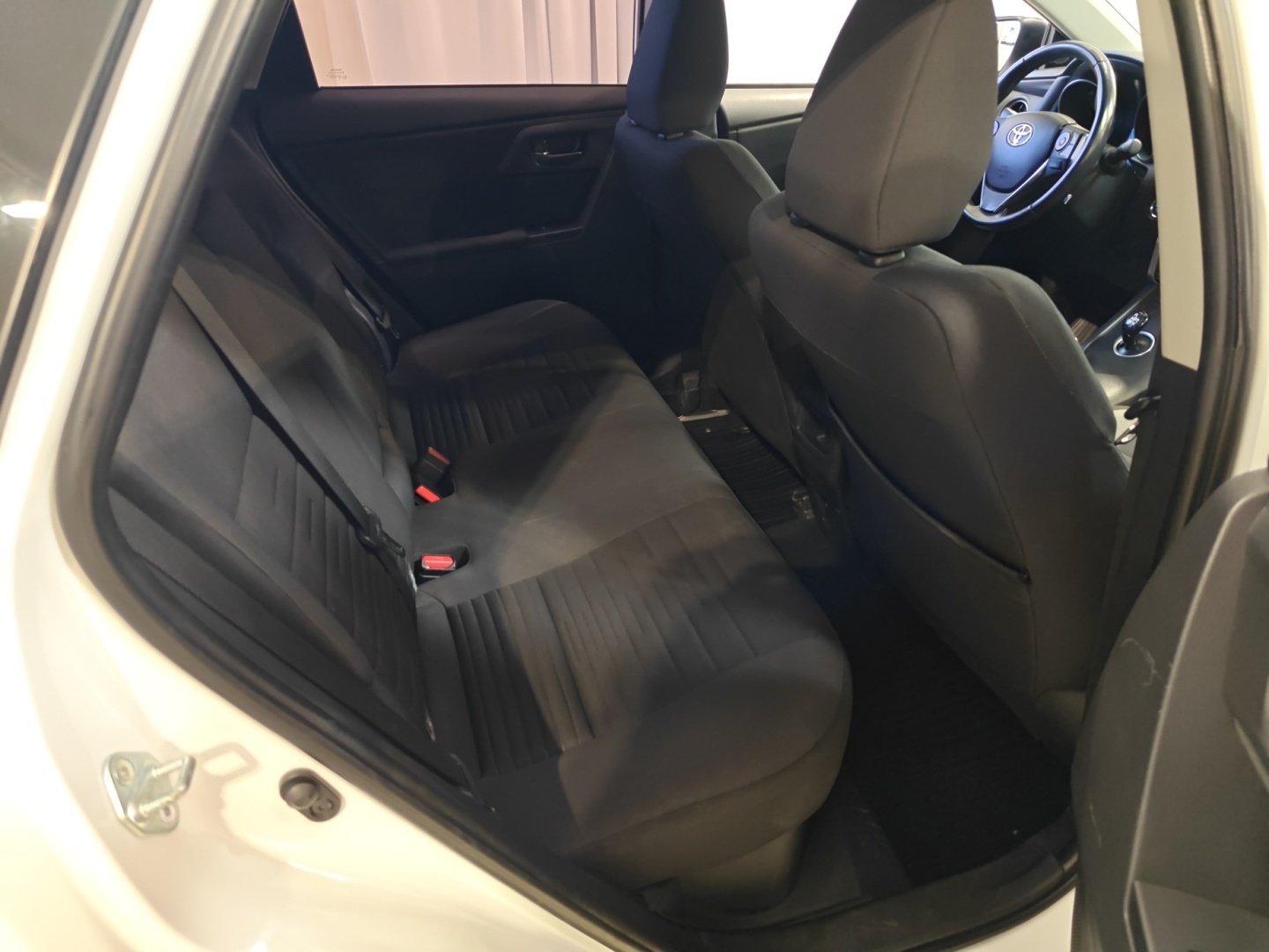 TOYOTA Auris 2016