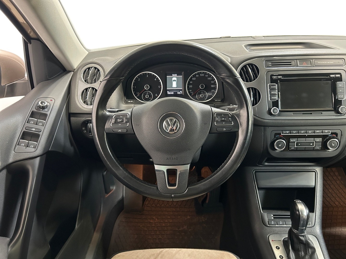VOLKSWAGEN Tiguan 2014