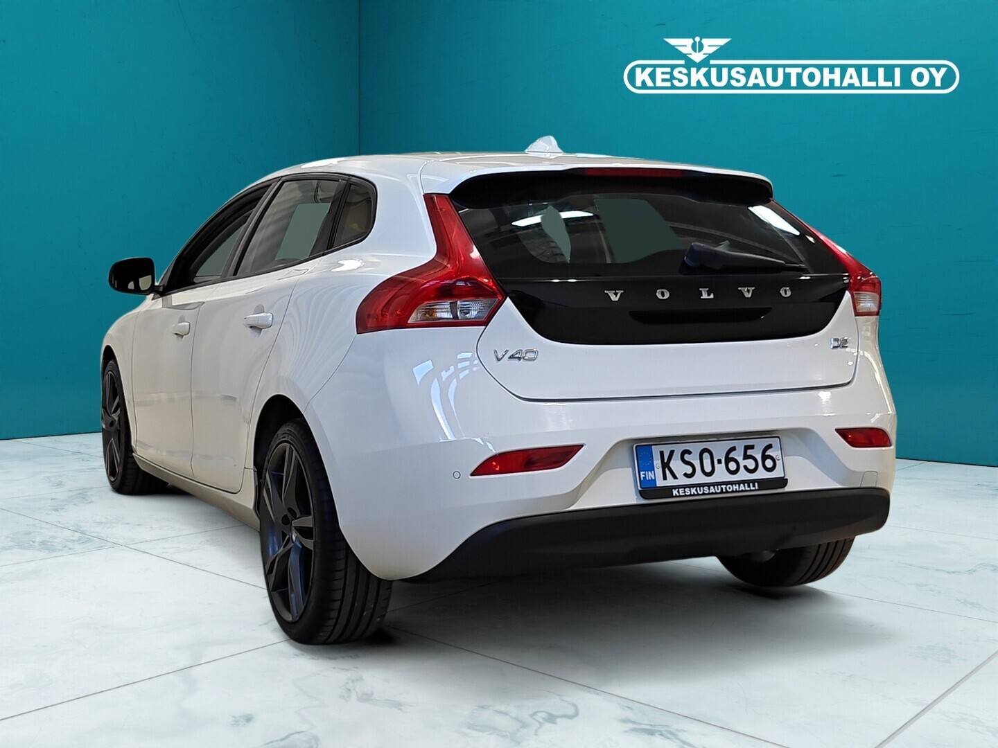 VOLVO V40 2017